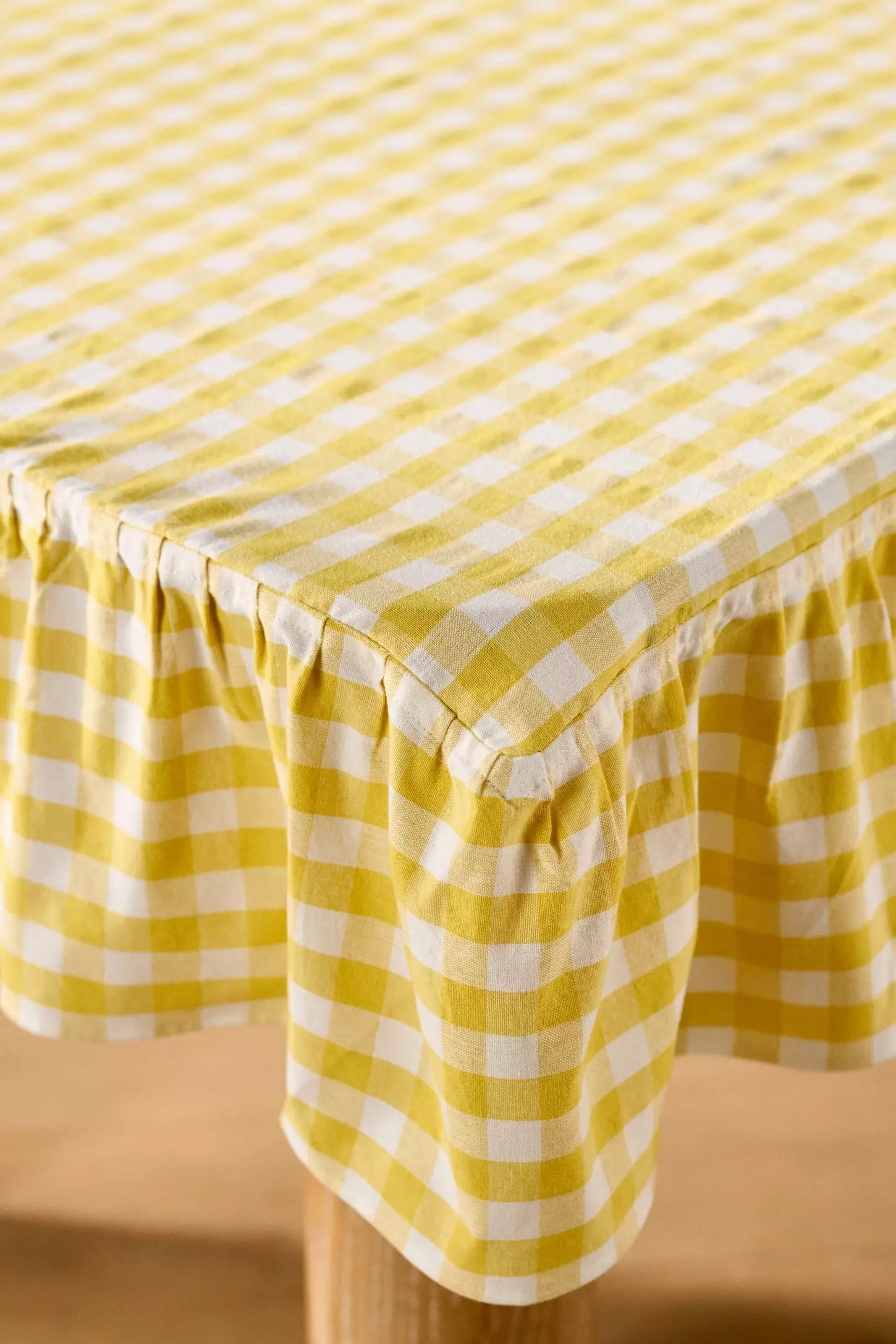 Galley & Fen Ruffled Gingham Tablecloth | Anthropologie (US)