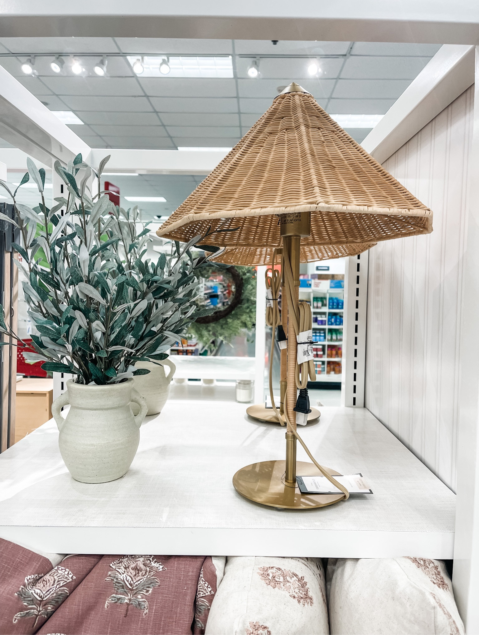 This lamp is perfection! 💡

#studiomcgee #target #tablelamp #rattanlamp #taperedlamp

#LTKstyletip #LTKhome #LTKunder100