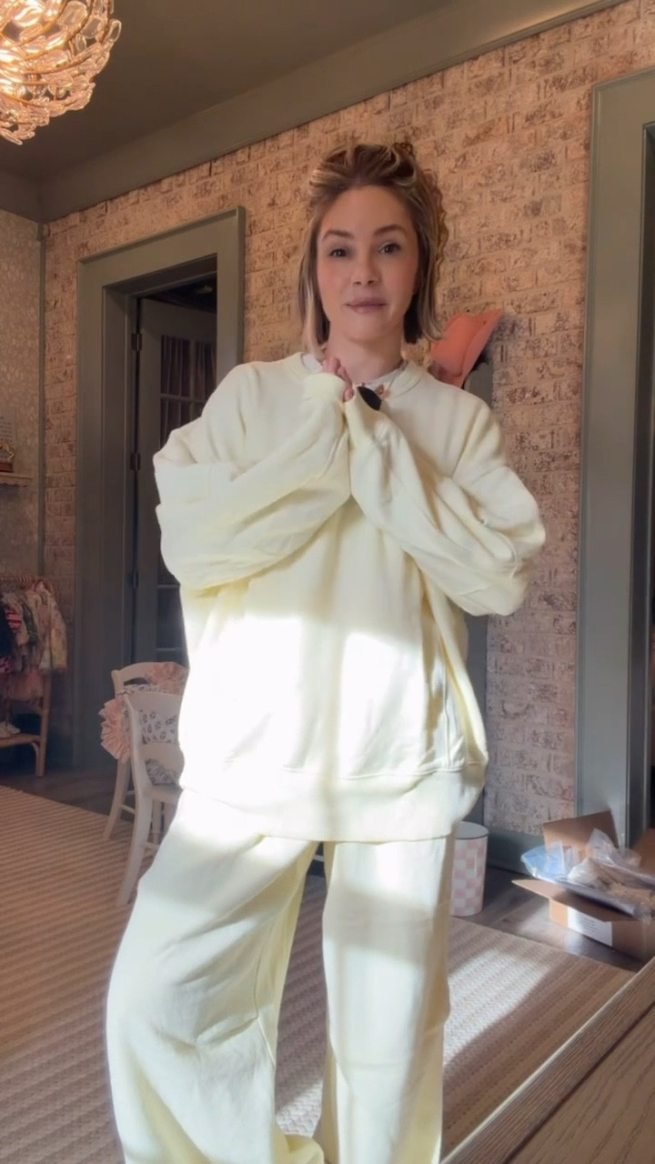 Comfy OOTD to grab breakfast & massages! 

#LTKFindsUnder100 #LTKootd #LTKgrwm