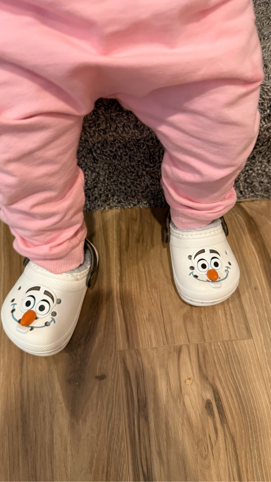 How adorable are these Olaf crocs?! Perfect shoe for babies for winter! 

Baby crocs, baby shoes, Olaf crocs, Disney crocs, stocking stuffer 

#LTKBaby #LTKCyberWeek #LTKGiftGuide