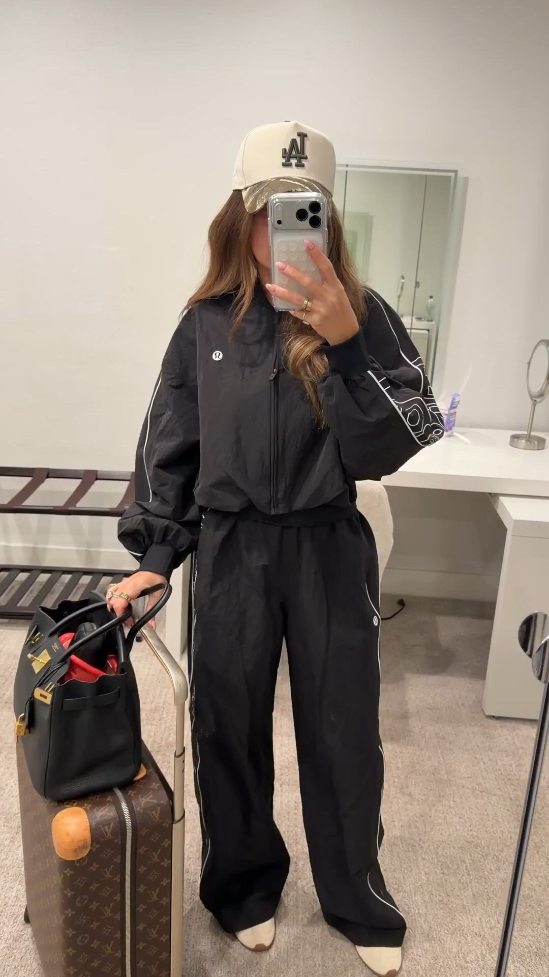 What I wore to travel home - would be such a good sport to mom outfit too. XS in top and Small in bottoms



#LTKootd