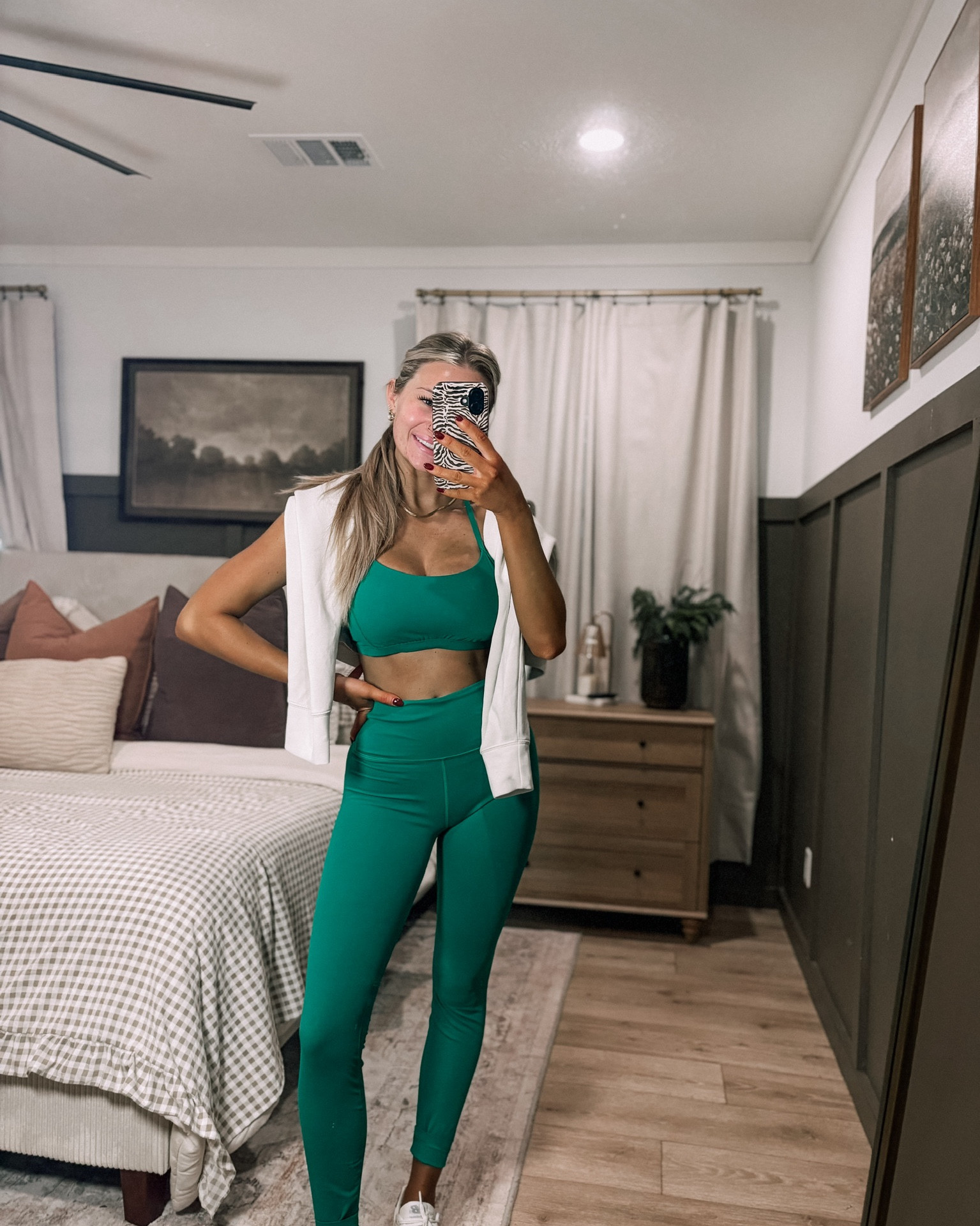 This green color is too good 🫶🏻 linked a similar jacket! 

#LTKActive #LTKfitnessgoals #LTKootd