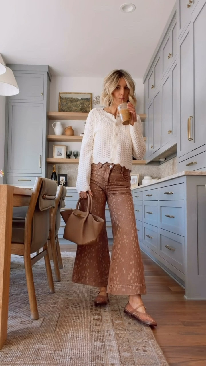 I got these pants in New York, and I have been loving them! They are such a cute print! I styled them here with a neutral cardigan & flats! Wearing S/26!

Loverly Grey, spring outfit, Anthropologie, Target, jelly flats, deer print, wide leg pants, spring outfit 

#LTKSeasonal