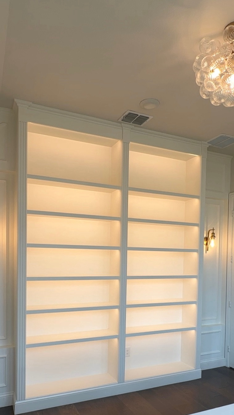 My office shelves are finally in and this is the moment everything started to feel real. Sharing the lighting, finishes, and details that are bringing this space together in such a clean, elevated way. If you’re looking for home office design ideas, built in shelves, or ways to create a neutral, high-end feel for less, I’ve linked everything here.

#homeofficestyle #builtinshelves #neutralhome #interiorinspo #christianinfluencer

#LTKHome #LTKSeasonal #LTKvlog