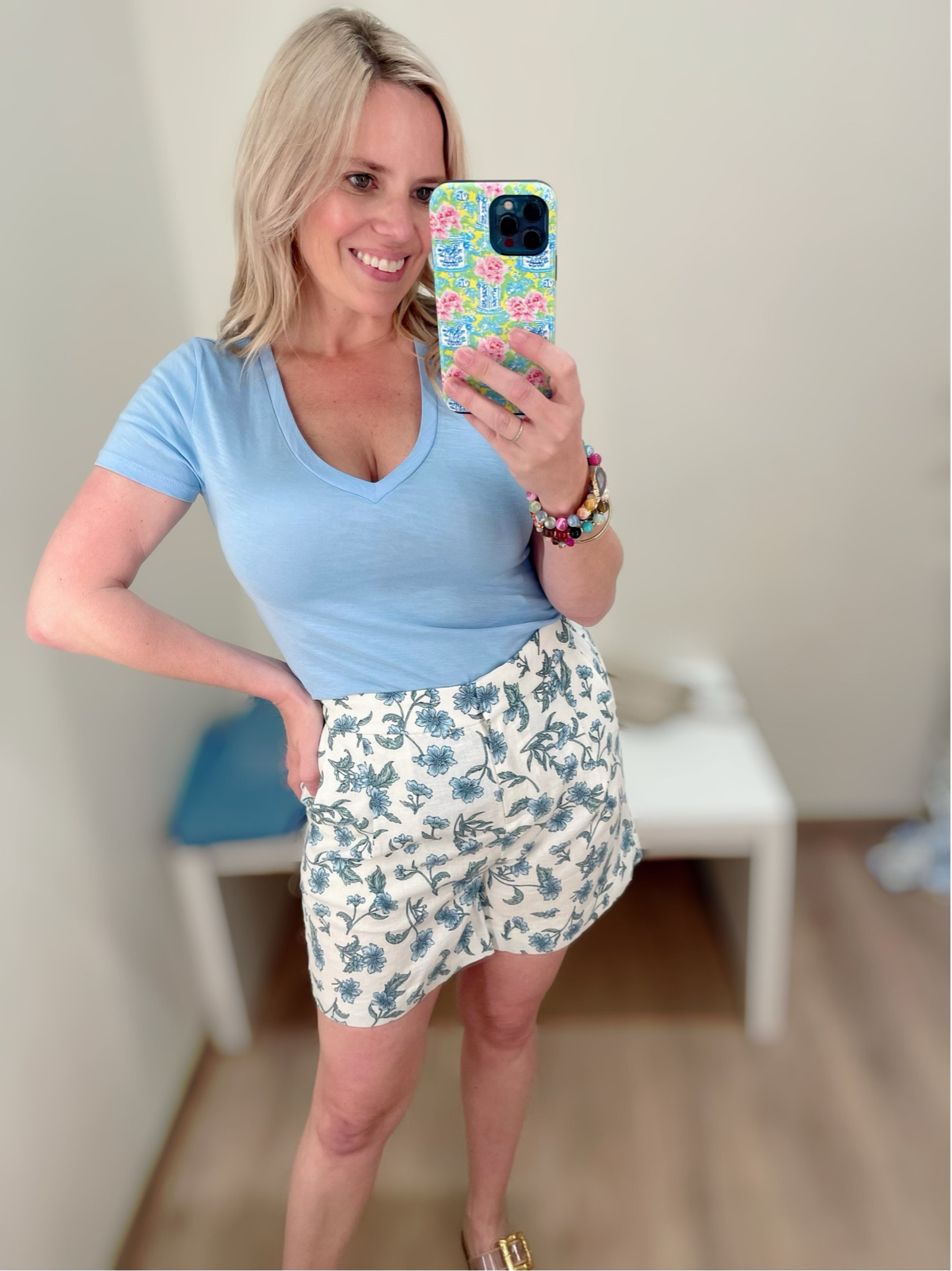 Linen blend pleated shorts size 2, t-shirt, mom outfit 

#LTKFindsUnder100 #LTKOver40 #LTKFindsUnder50