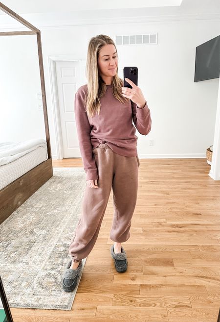 Morning ‘fit of the comfiest sweat set, just unfortunately different colors 🫠 do I keep the sweater and order the matching one to the sweatpants? 

#LTKGiftGuide #LTKfindsunder100 #LTKSeasonal