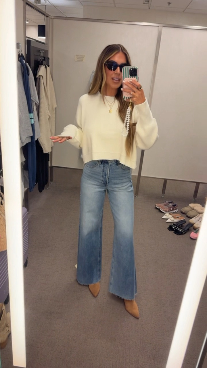 These high waisted jeans are everything 👏🏻 wearing size 27 and size small in the sweater 

#LTKSaleAlert #LTKSeasonal #LTKStyleTip