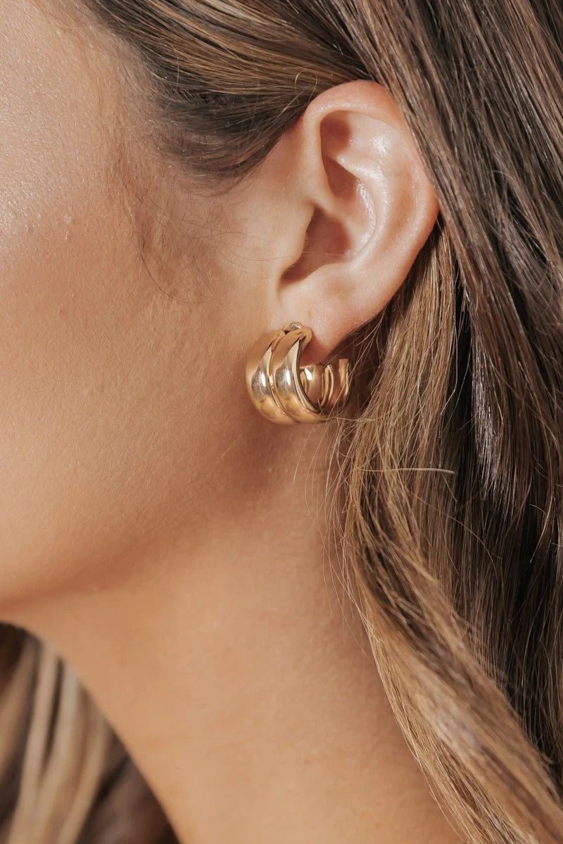 Gold Chunky Hoop Earrings | Magnolia Boutique