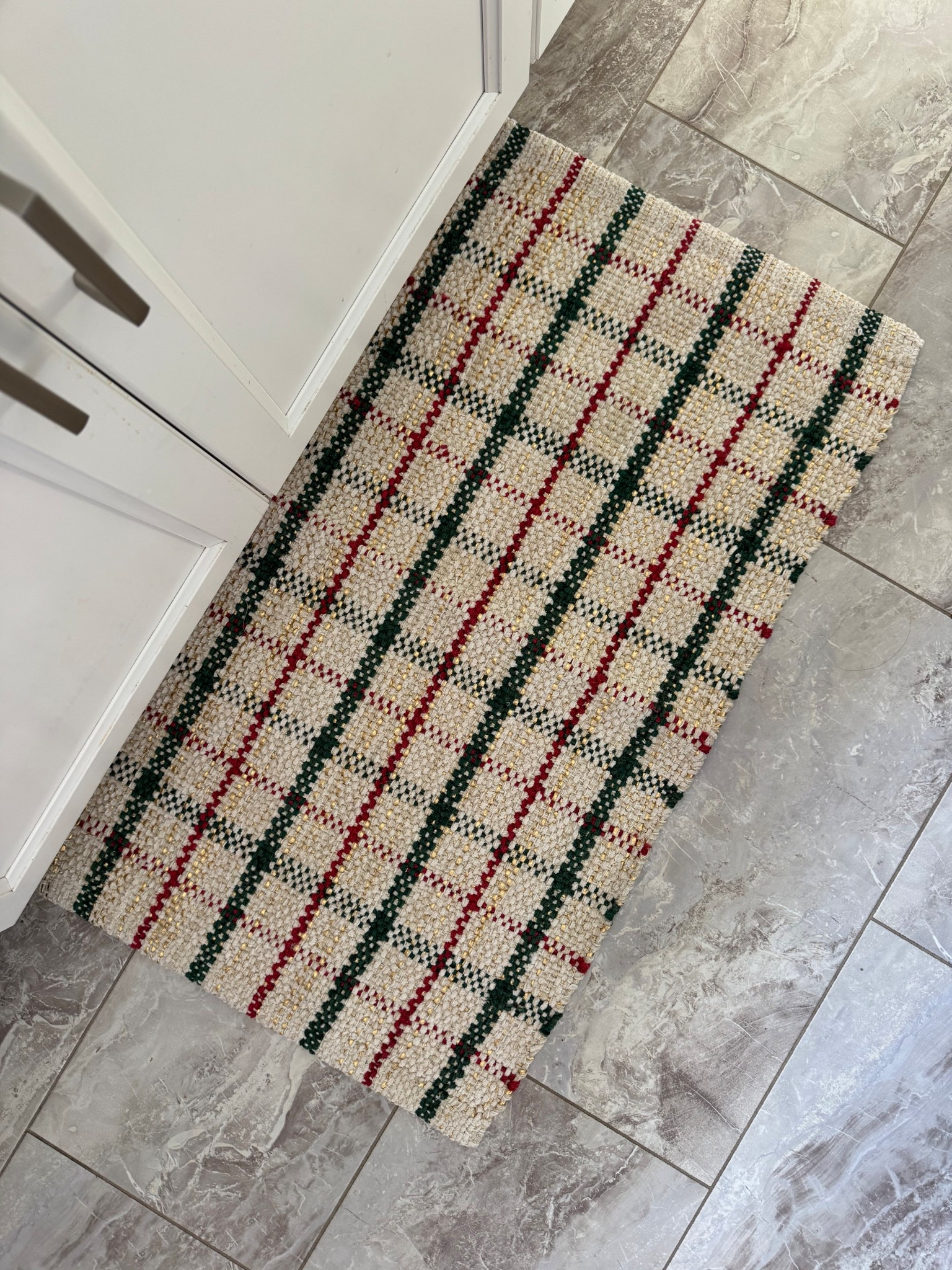 holiday accent rug 

#LTKSeasonal #LTKHome #LTKHoliday
