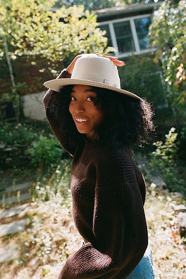 UO Flat Brim Felt Fedora - Beige ALL at Urban Outfitters | Urban Outfitters (US and RoW)