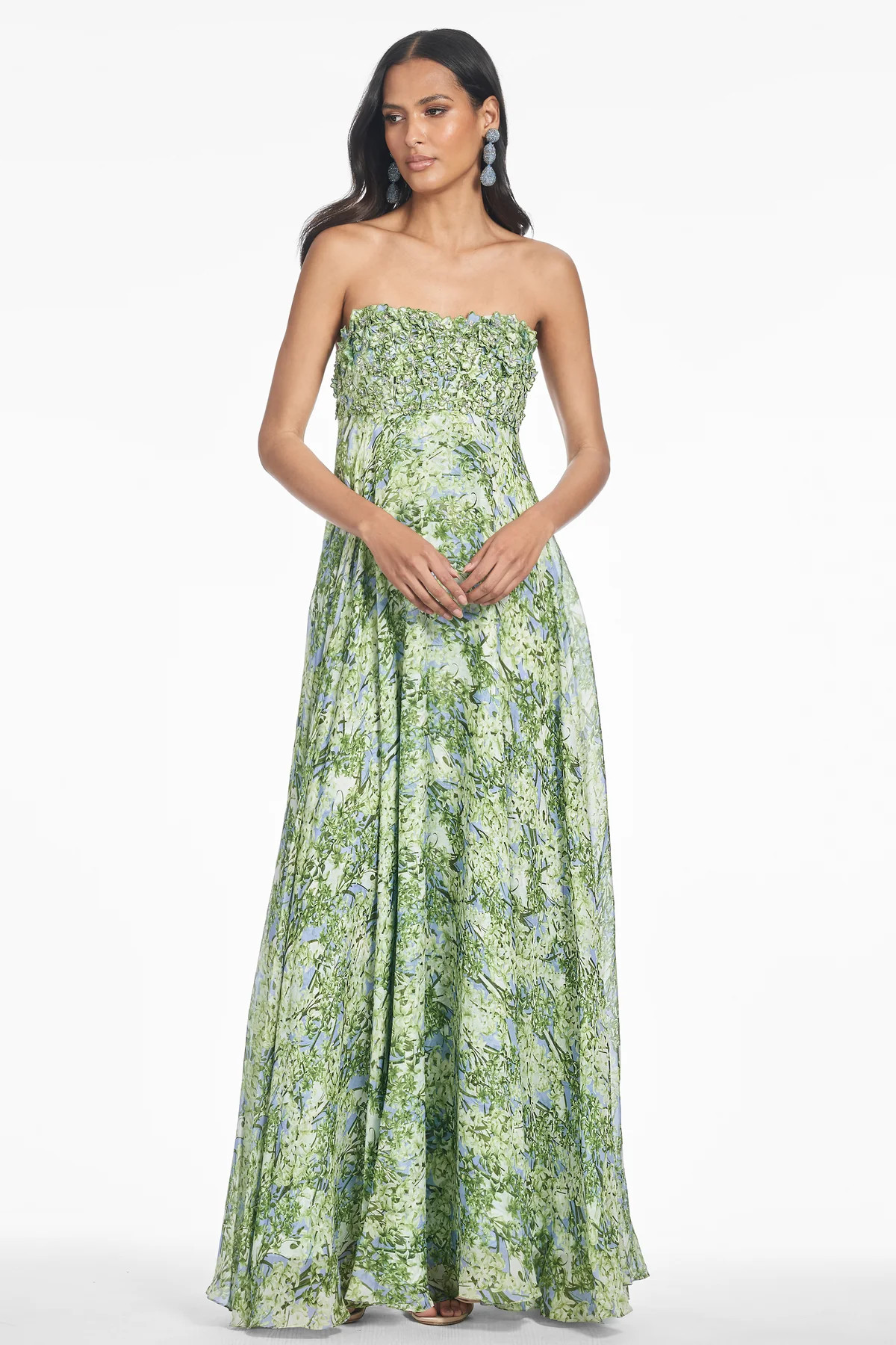 AMES GOWN - PERIDOT BOUQUET | Sachin and Babi