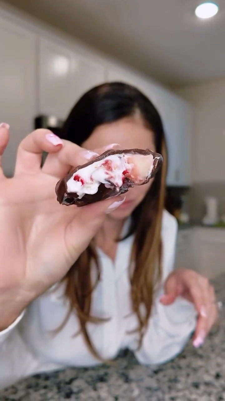 Chocolate-Dipped Berry Yogurt Bites 🍓🍫

Ingredients
Yogurt Base
• 1 cup full-fat Greek yogurt
• 2 tbsp honey
• ½ cup mixed berries, finely chopped
• ¼ cup pistachios, finely chopped

Chocolate Coating
• 1 cup (170 g) chocolate
• 1 tsp coconut oil (optional)

Instructions
Mix yogurt, honey, berries, and pistachios until well combined.
Scoop into bite-size portions and freeze for 3 hours until firm.

Melt chocolate with coconut oil.
Dip frozen bites in chocolate and return to the freezer for 30 minutes, or until set. 
.
#EasyDesserts
#NoBakeDessert
#HomemadeDesserts
#DessertIdeas
#ValentinesDessert