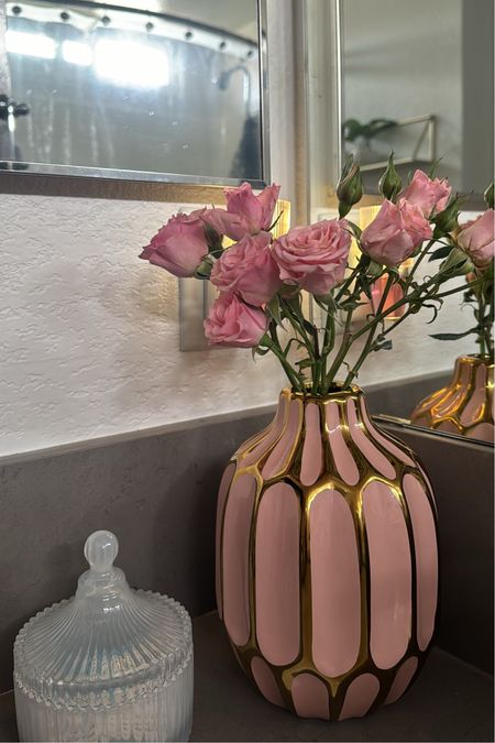 Pink and gold decorative ceramic vase💕💗🎀
Bathroom decor
Pink vase
Pink and gold vase
Apartment decor
Home decor
Under $30

#LTKHome #LTKSaleAlert #LTKFindsUnder50