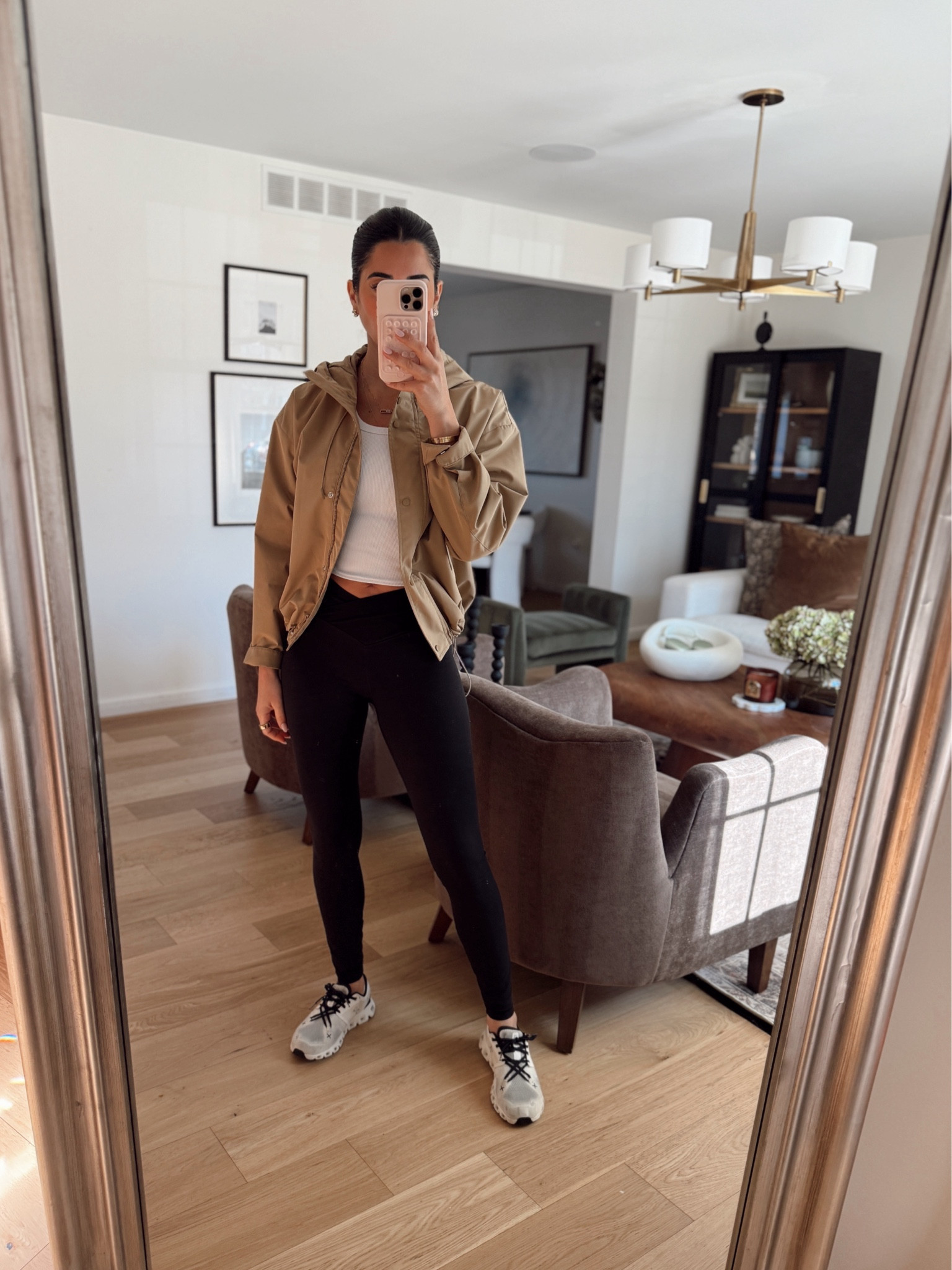 Gym / Running errands outfit
This jacket is a 10/10 


#LTKFitness #LTKFindsUnder50 #LTKStyleTip