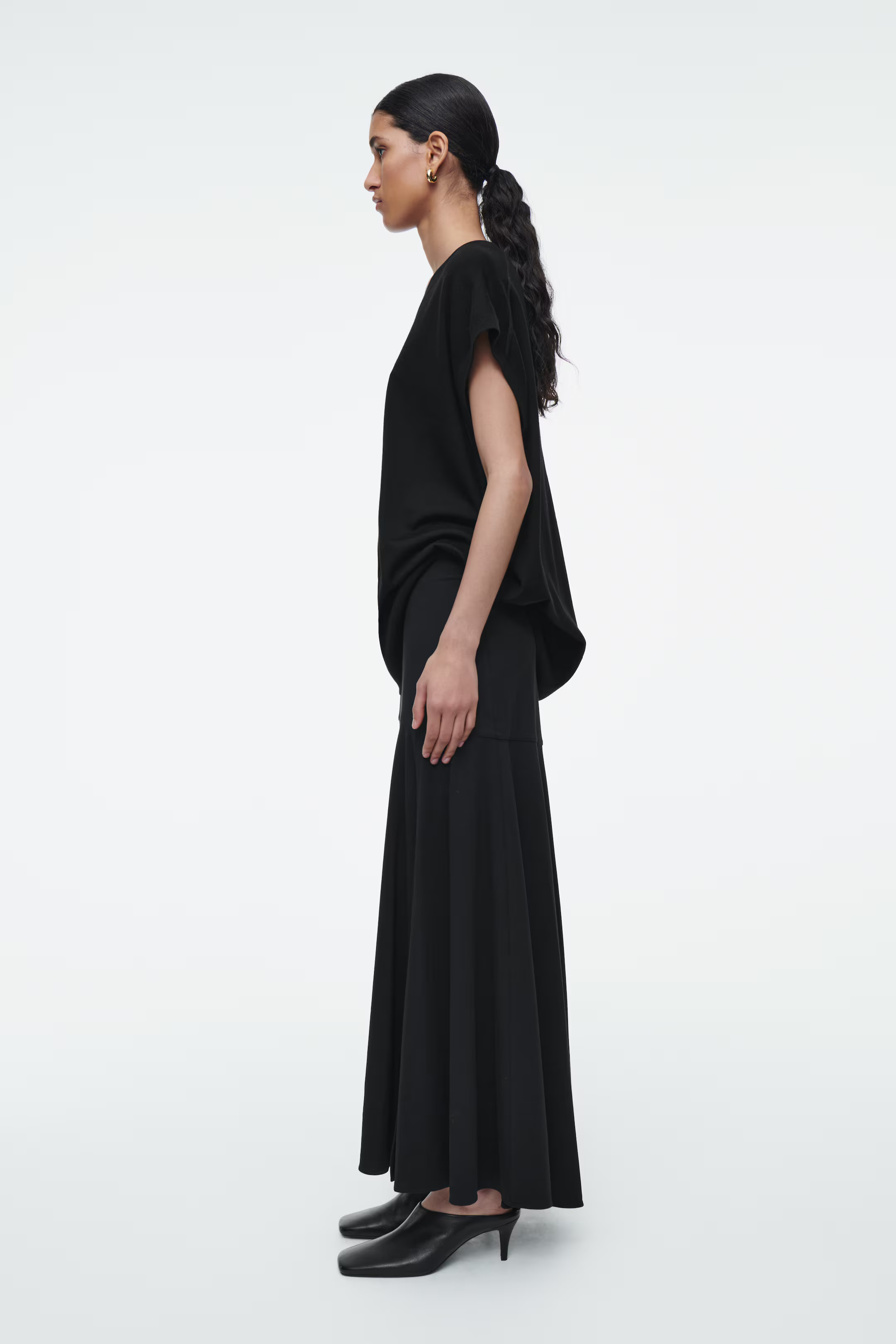 FLARED ASYMMETRIC MIDI SKIRT | H&M (UK, MY, IN, SG, PH, TW, HK)