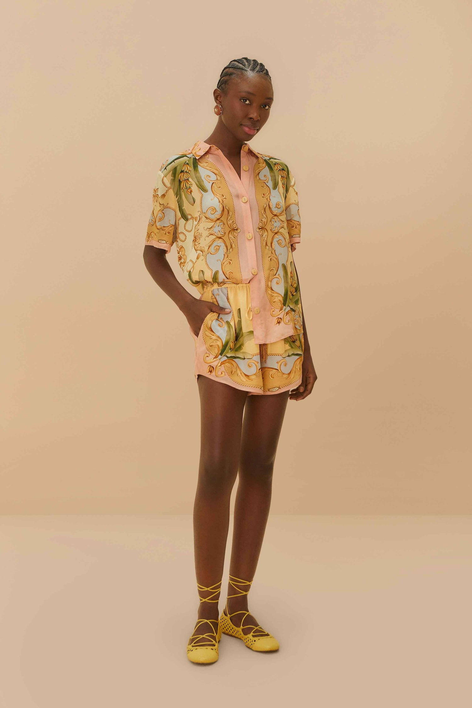 Multicolor Banana Royalty Kaleidoscope Shorts | FarmRio (US)
