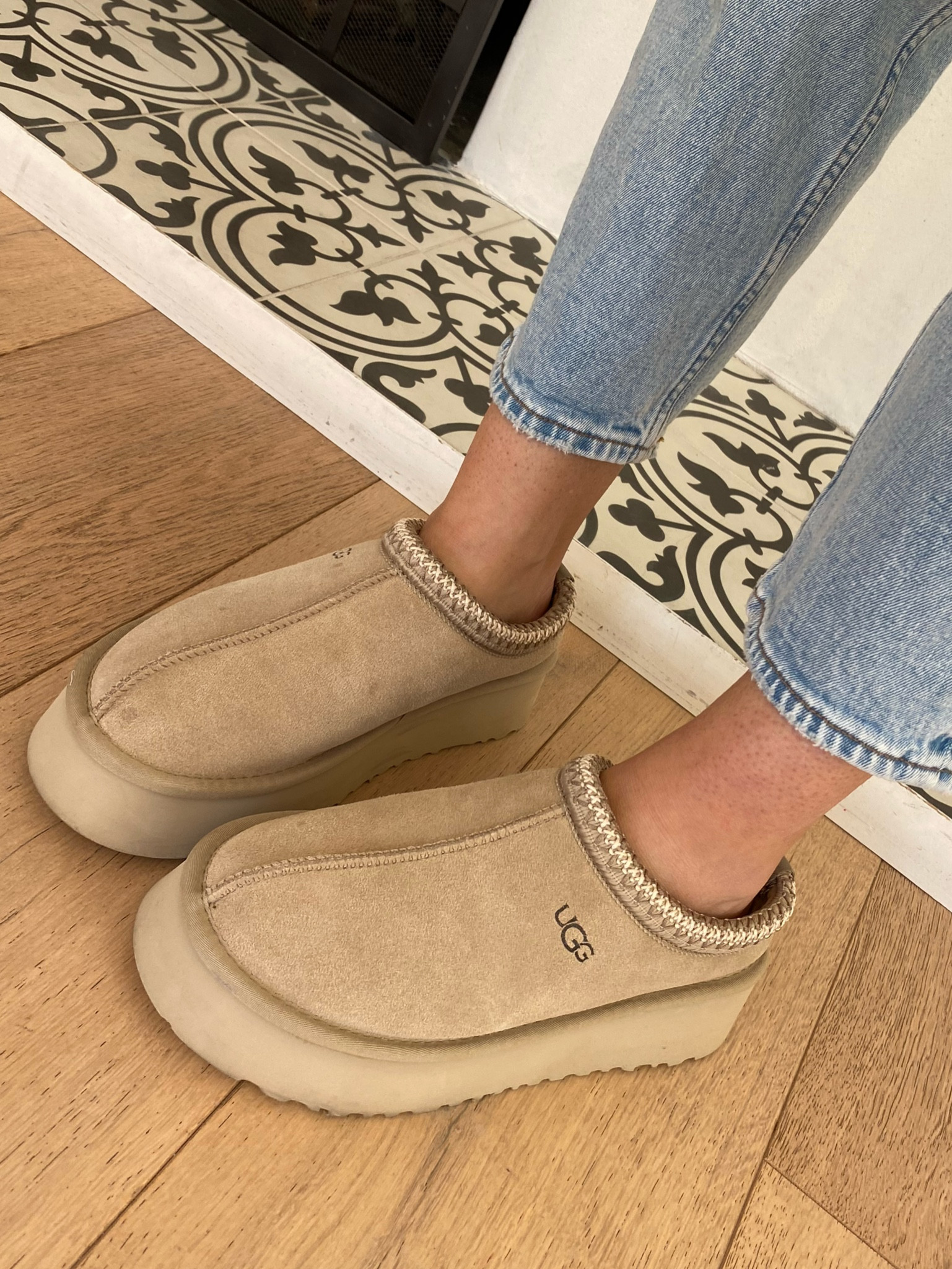 Mustard seed ugg tazz slippers 

#LTKGiftGuide #LTKHoliday #LTKshoecrush