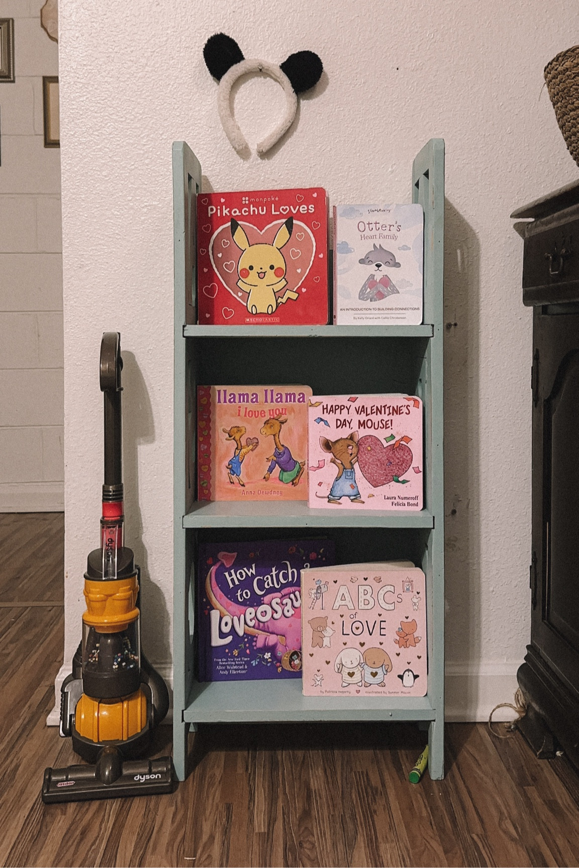 23 month old toddler twin boys Valentine’s Day themed weekly bookshelf rotation 

#LTKkids #LTKSeasonal #LTKfamily