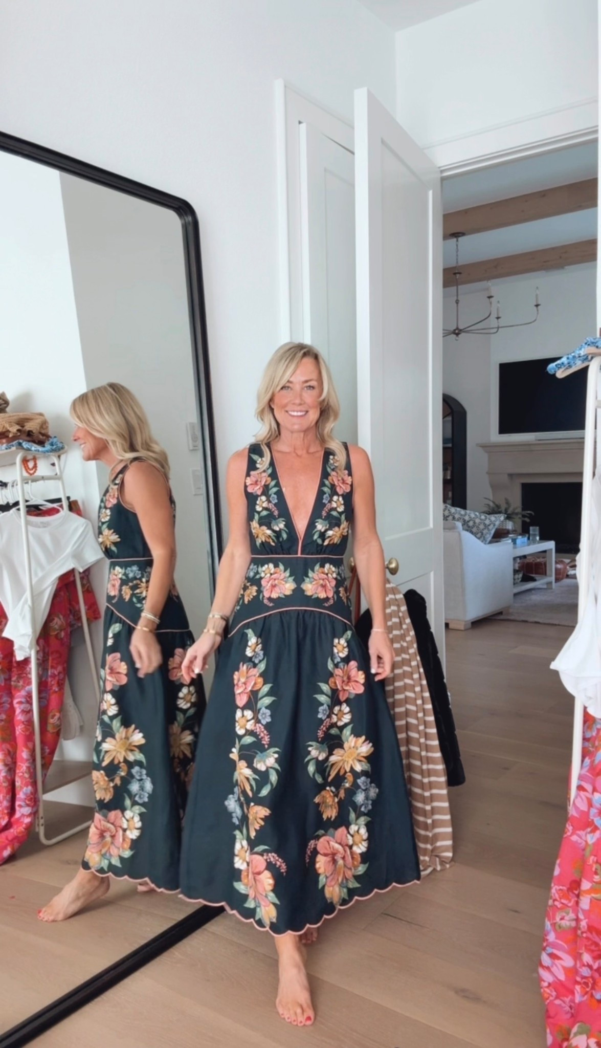 Farm Rio Unboxing | Hi Sugarplum!

Swooning over the embroidery on this maxi dress! So flattering with a fun sassy neckline.
Dress: XS

#LTKSeasonal #LTKOver40 #LTKootd