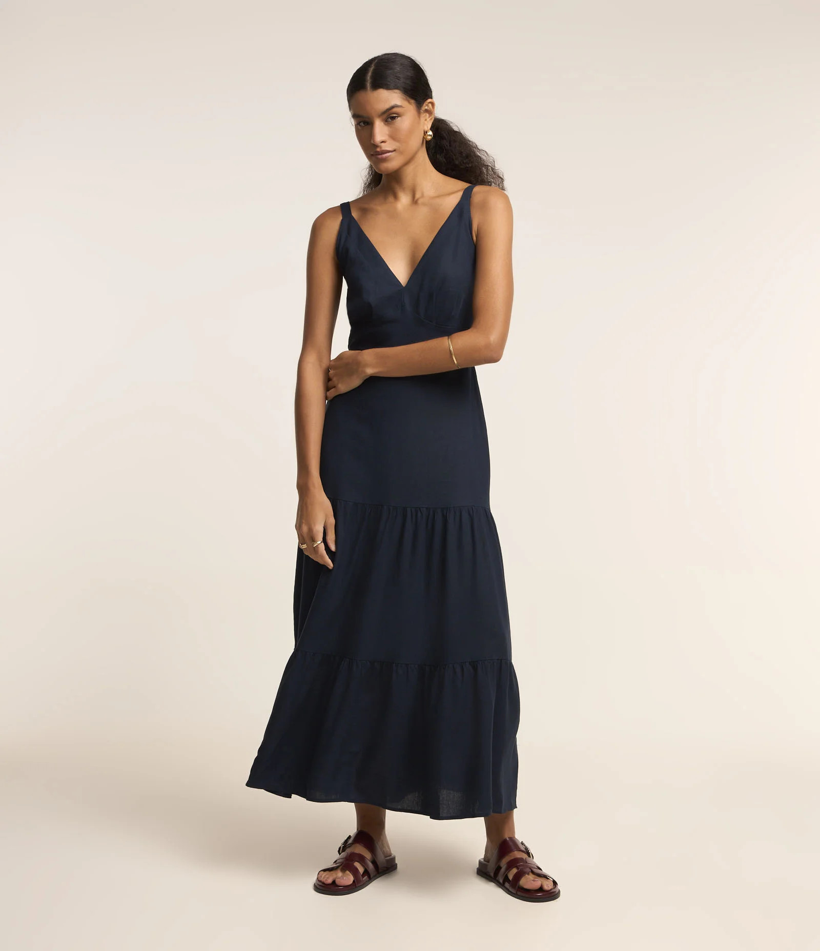 Vestido Midi Evasê em Viscose com Linho com Alça Fina e Babados Azul Marinho - Lojas Renner | Renner (BR)