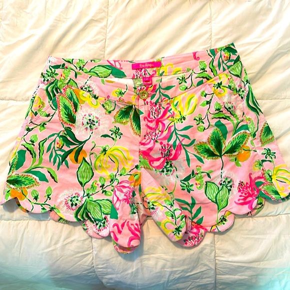 SOLD OUT PRINT Lilly Pulitzer Via Amore Spritz buttercup short size 6 | Poshmark