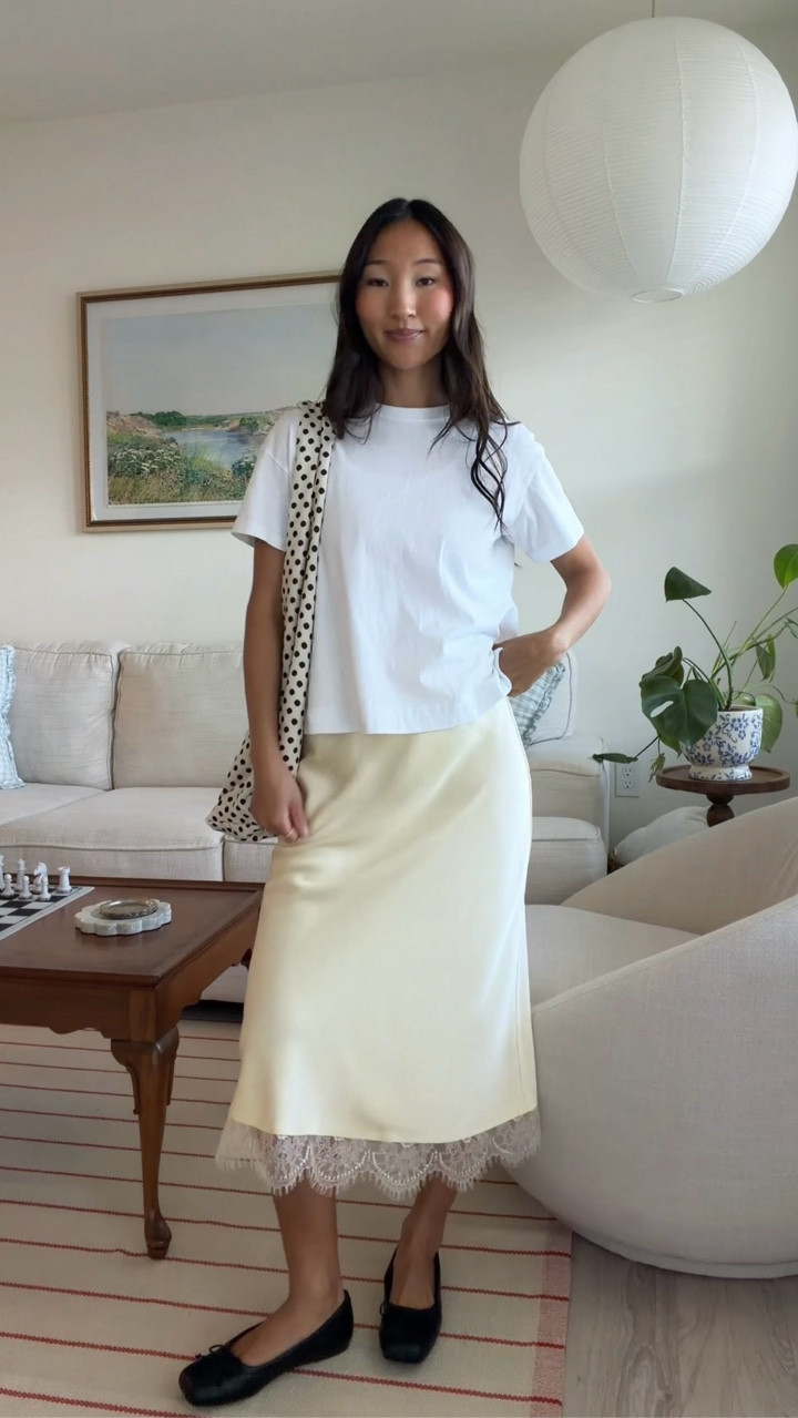 Basic tee + midi skirt will do it for me every time 🧈🌼⭐️

#outfitinspo #springoutfits #casualchic #ootd #pinterestoutfit comfystyle whattowear styleinspo explore