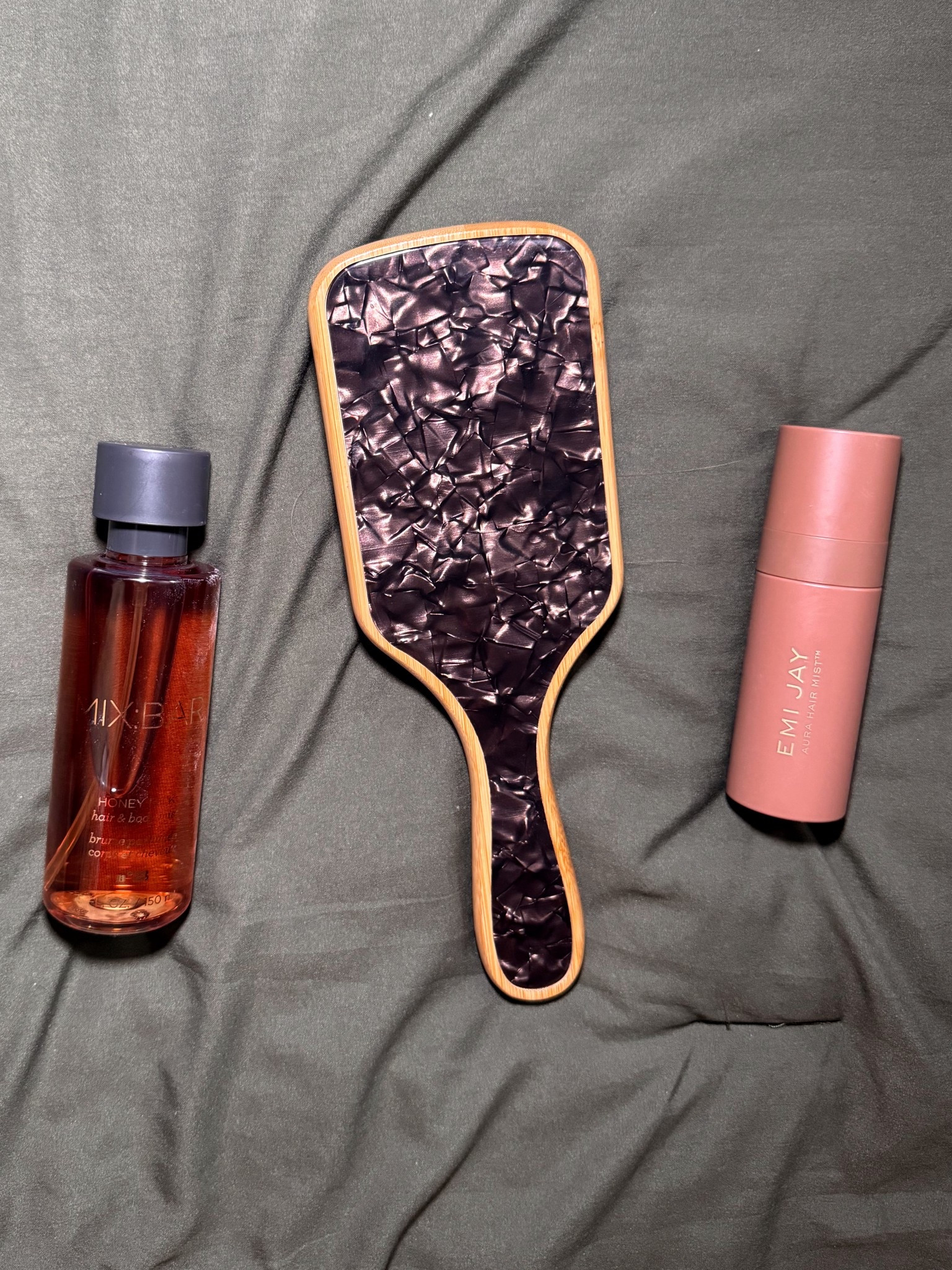 This hair mist smells amazing😍

#hairmist #perfume #bodyspray #emijay #brush #hairbrush #sephora #target 

#LTKgrwm #LTKselfcare #LTKBeauty