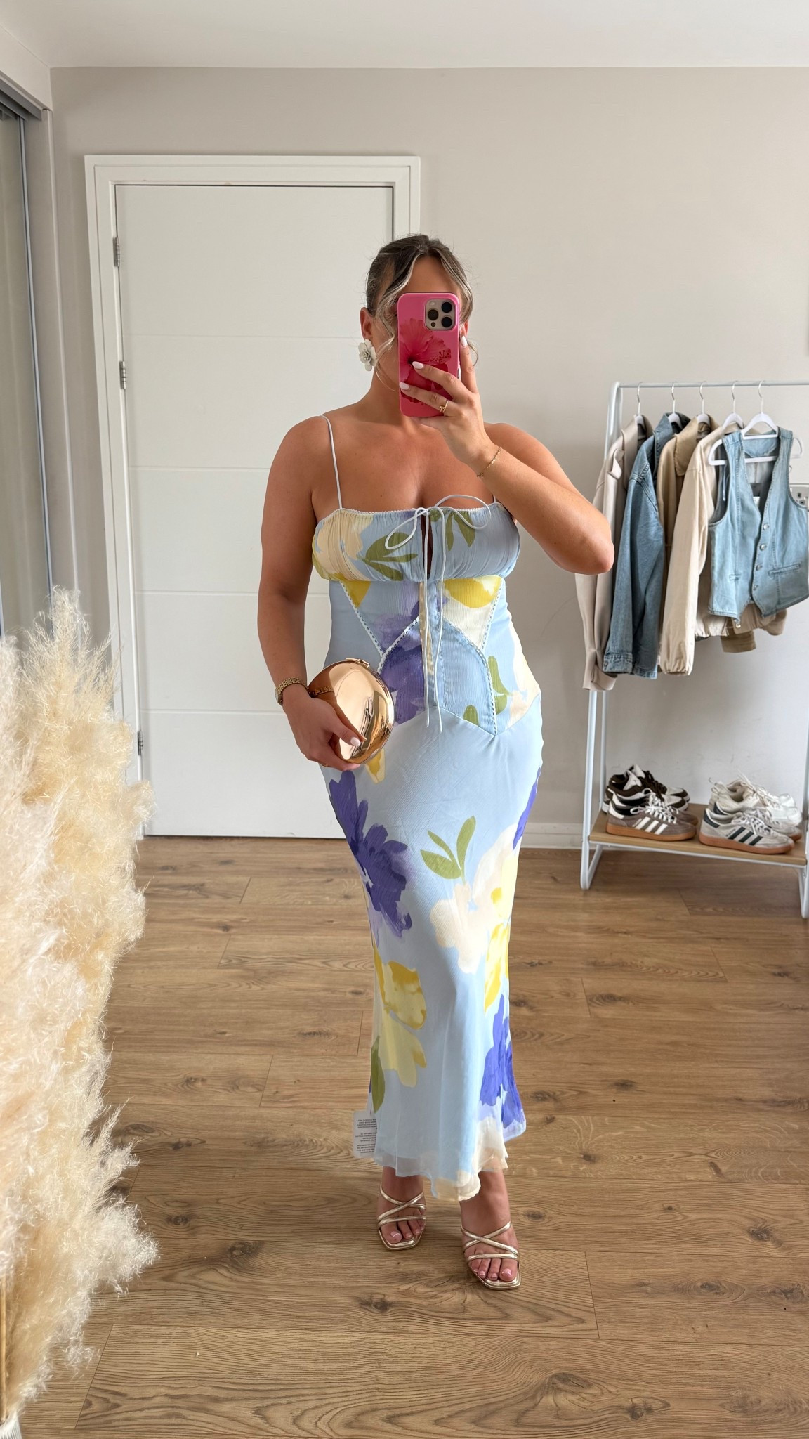 This dress for a wedding guest outfit is just stunning!! It would be perfect for a destination wedding too!! And it’s under £50!!!!

I’d say it’s true to size, I’m a UK SIZE 10, 5ft4 for reference and I’m wearing a size 10

Wedding guest dress, dresses, summer dresses, summer wedding, wedding, occasion wear, races dress, flowery dress, floral print 

#LTKdresses #LTKsummer #LTKwedding