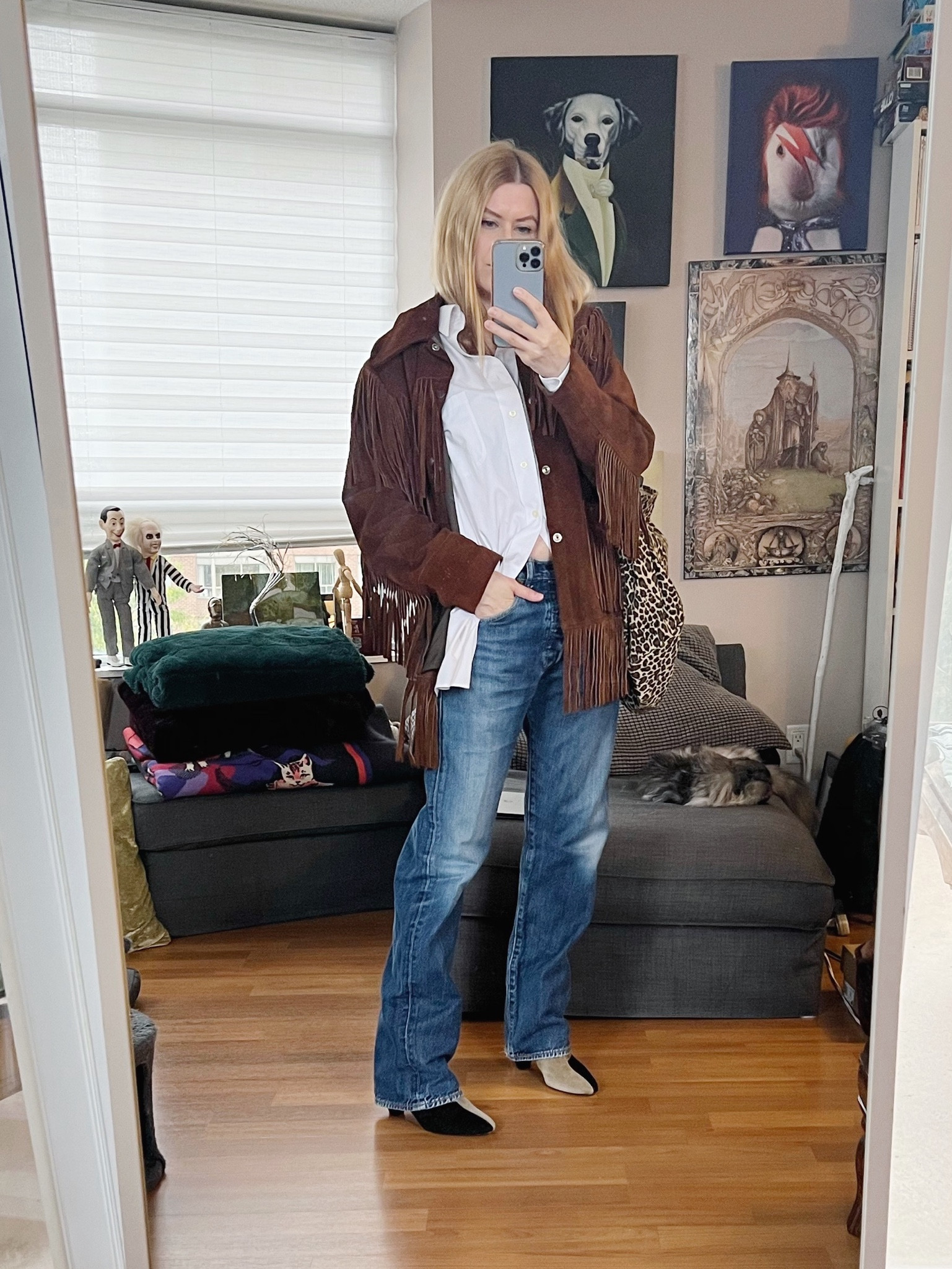 It’s a menswear kind of day. Men’s jeans, button up, and jacket.
Everything is secondhand or vintage except the tote. 
Style tip: shop the men’s department when secondhand shopping. I like things a bit oversized but you can try out sizes to try and find things that fit your body the way you prefer. 
•
.  #falllook  #torontostylist #StyleOver40  #secondhandFind #fashionstylist #slowfashion #FashionOver40  #celine #MumStyle #genX #genXStyle #secondhandstyle #shopSecondhand #genXInfluencer #WhoWhatWearing #genXblogger #secondhandDesigner #Over40Style #40PlusStyle #Stylish40


#LTKover40 #LTKfindsunder50 #LTKstyletip