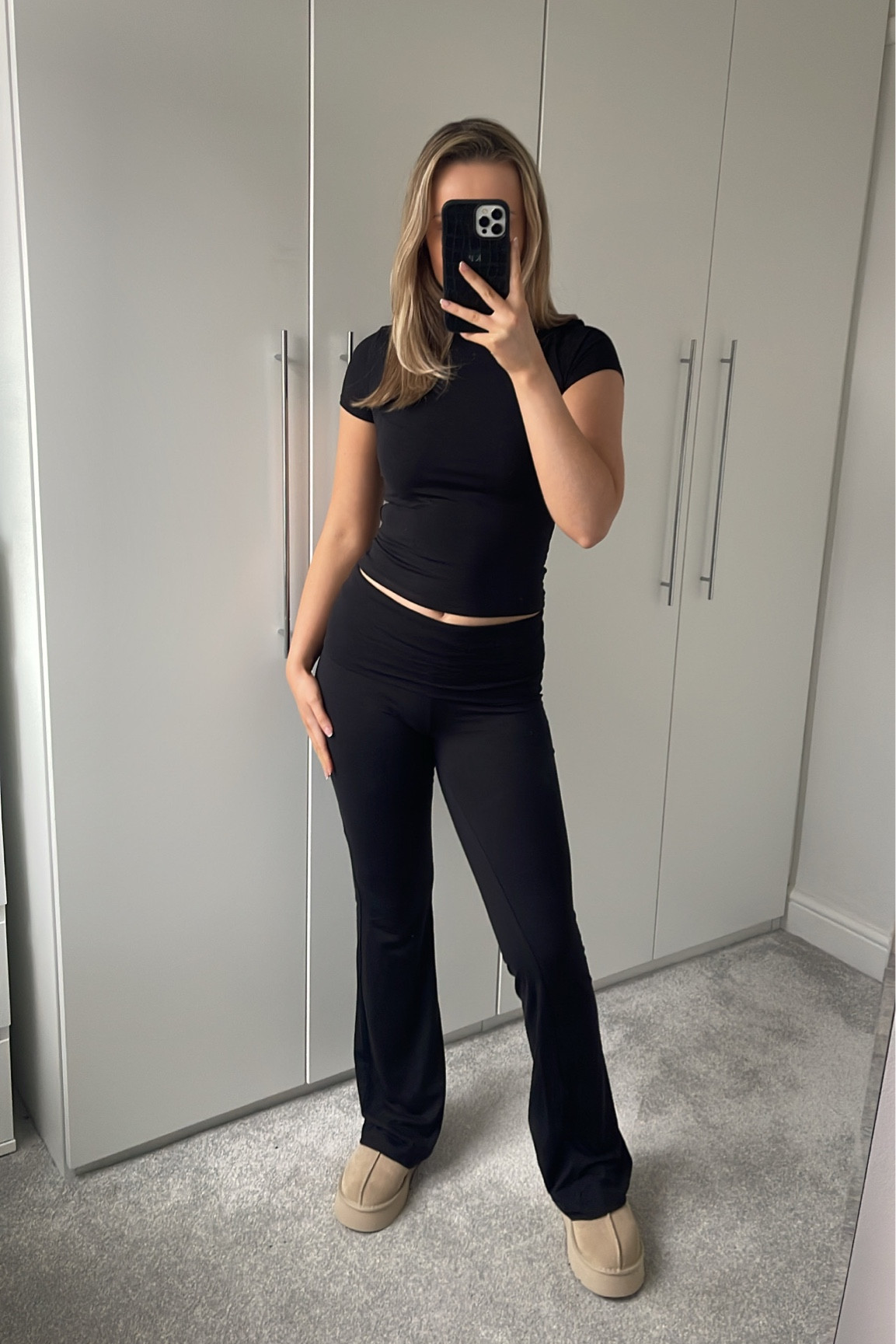 H&M with Adanola dupes! Fitted tshirt and flared jersey leggings  

#LTKfindsunder50 #LTKeurope #LTKMostLoved