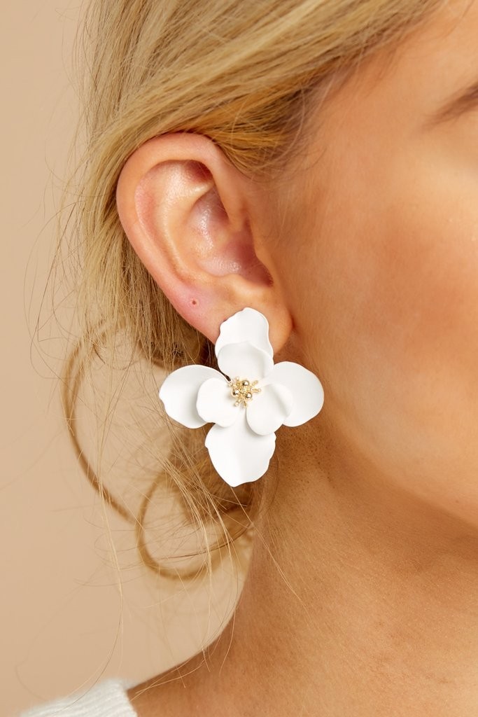 A Delicate Thought White Flower Earrings | Red Dress 