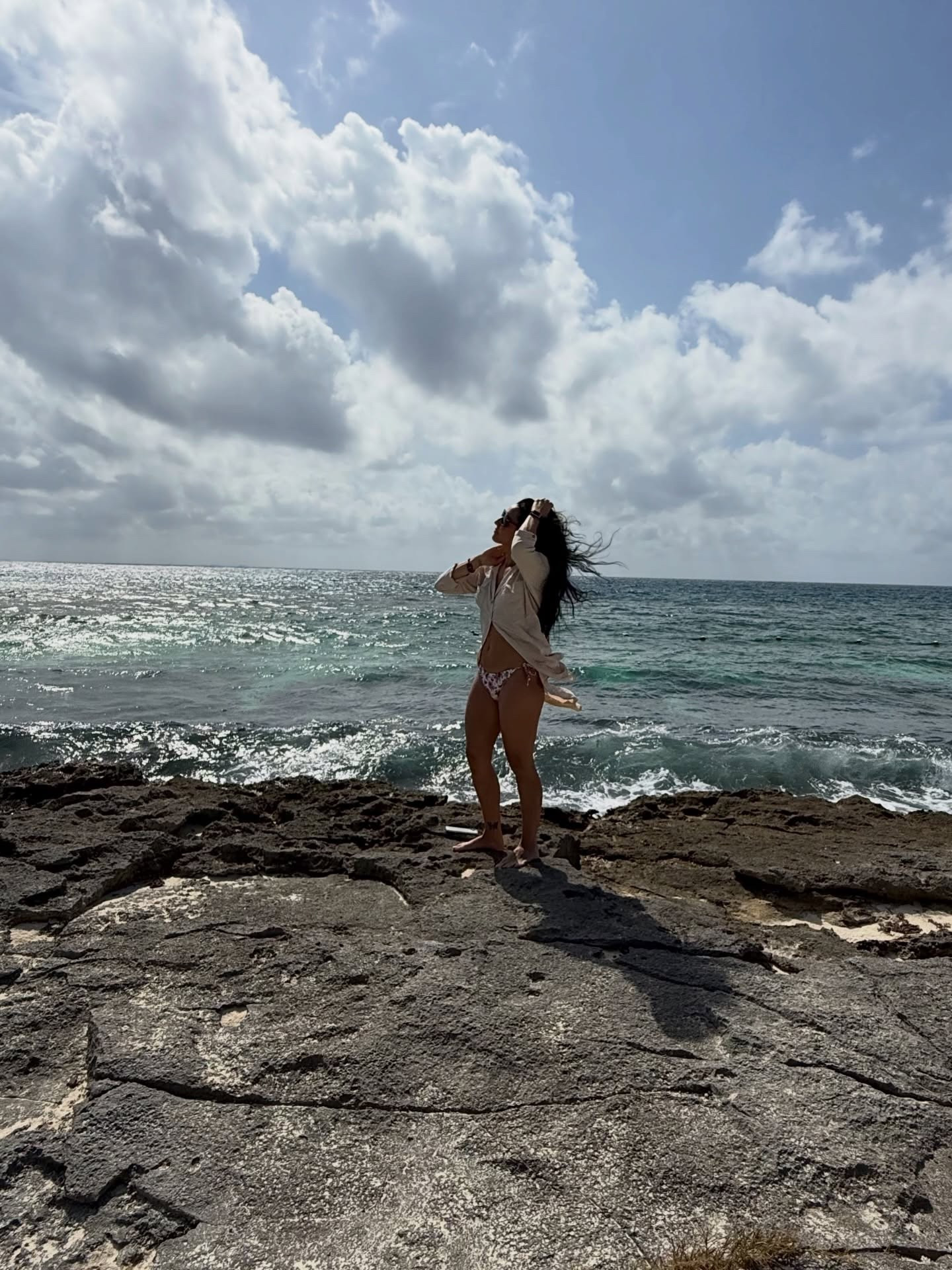 Serving oceanfront energy 🌊

Small top 
Medium bottom 
Small coverup 
•
•
•
#beachvibes #vacation #ocean #ɪɴsᴛᴀɢᴏᴏᴅ #swipeleft

#LTKootd #LTKSwim #LTKTravel