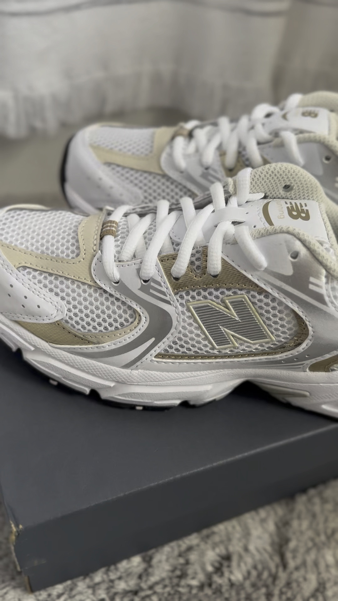 We love a gold & silver moment ✨

#LTKfindsunder100 #LTKshoecrush #LTKVideo