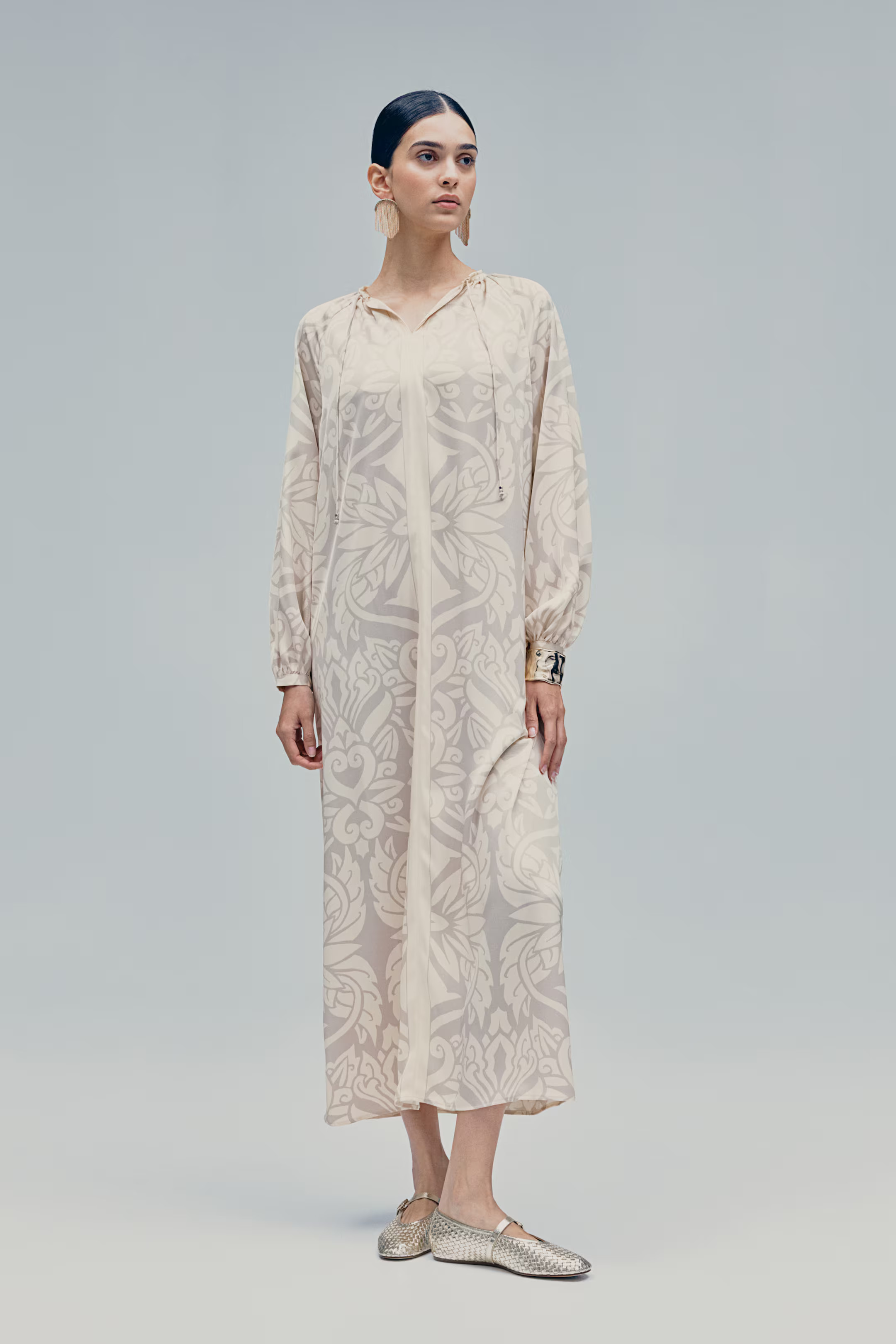 Balloon-sleeved dress | H&M (UK, MY, IN, SG, PH, TW, HK)