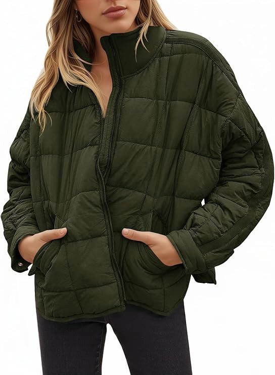 Aiopr Women's Oversized Lightweight Down Coat Long Sleeve Zip Packable Short Puffer Jackets | Amazon (US)