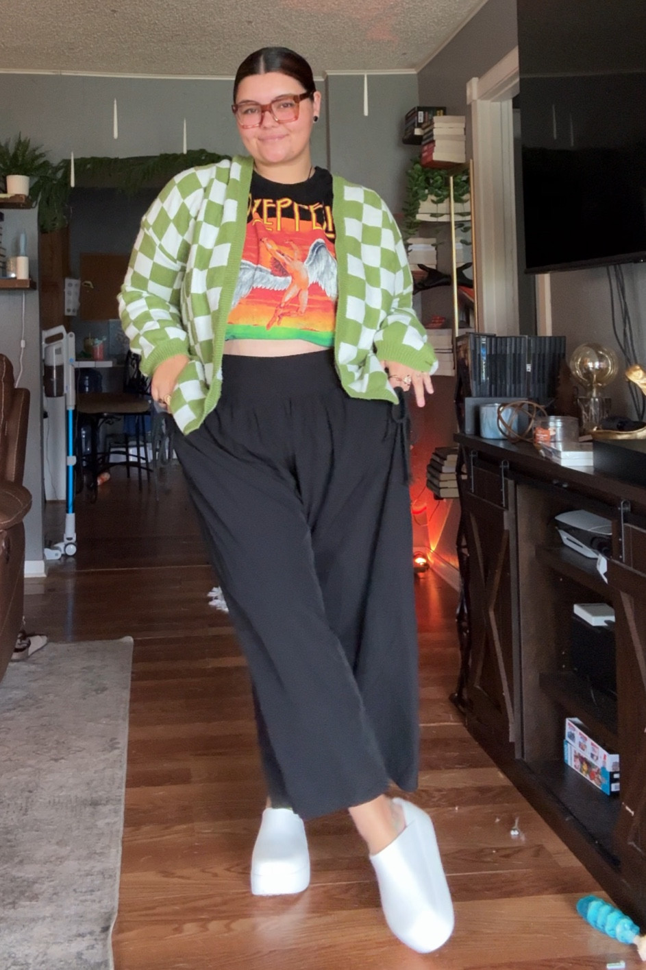 i’m a size 16! the cardigan I got in a 1x, pants 2x and shirt is from target last summer! 

#LTKSeasonal #LTKStyleTip #LTKPlusSize