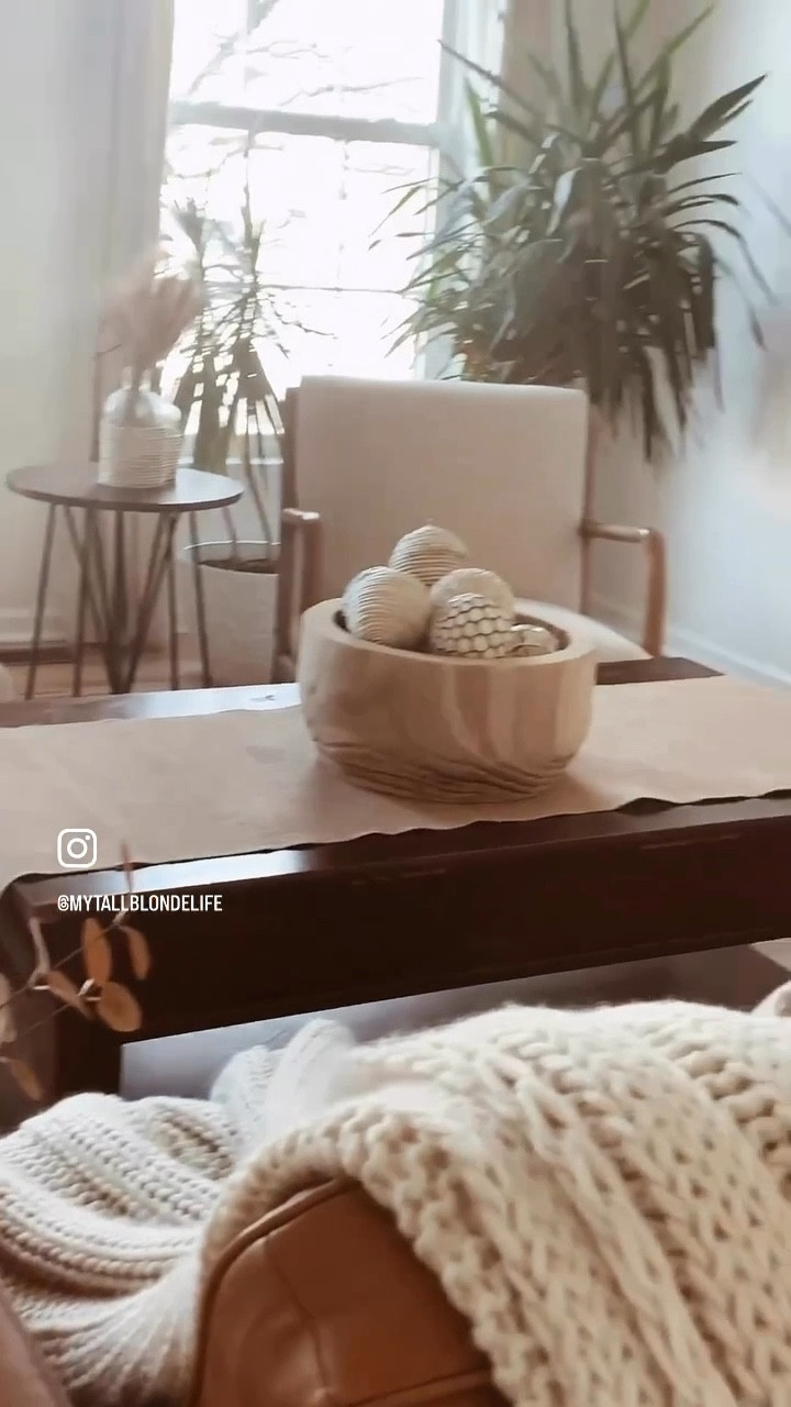 Neutral living room


Living room, neutral decor, home decorr

#LTKHome