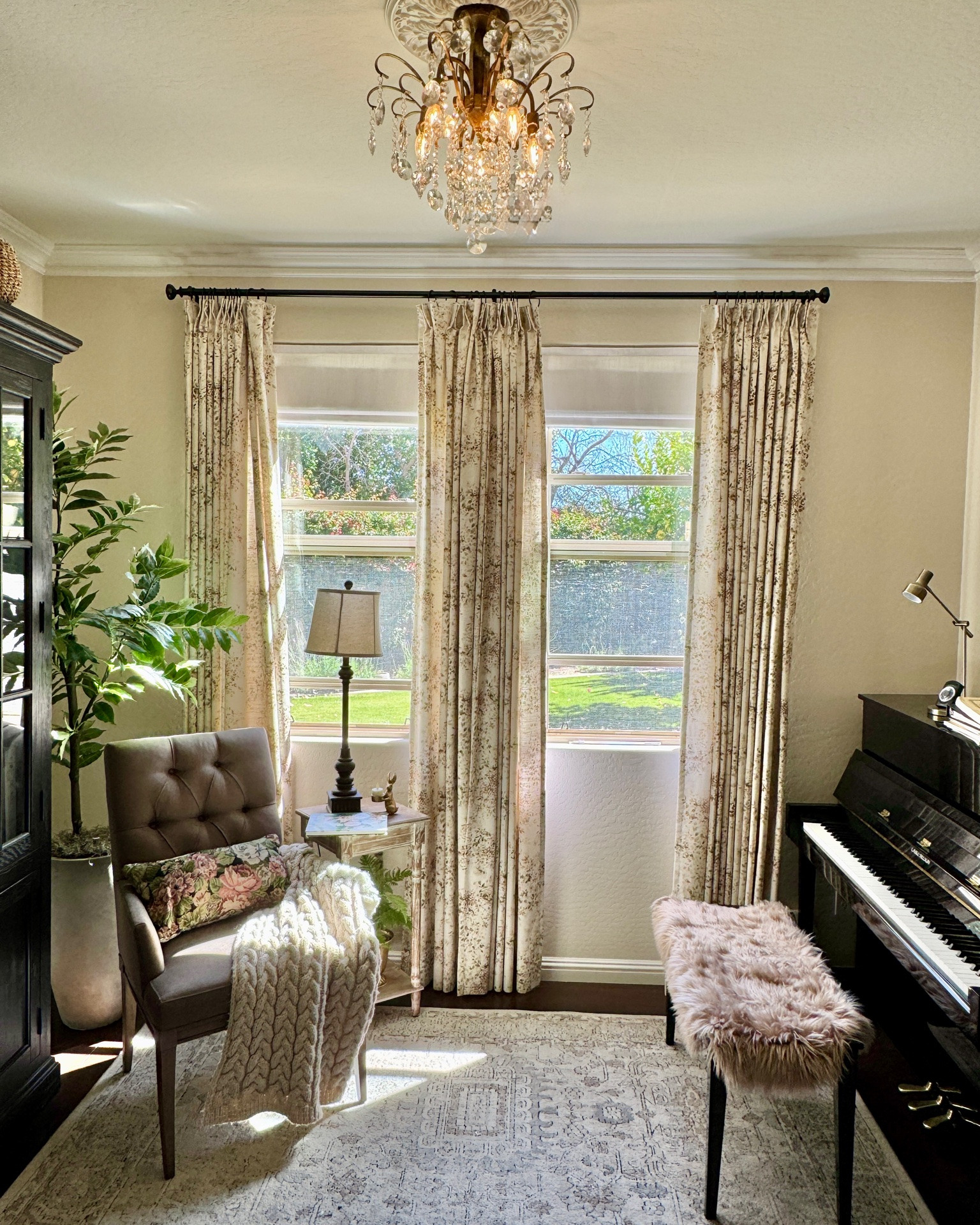 Two Pages Curtains and Roman Shades are always my go-to. 

Discount code: JOYFUL for 22% off 

Roman Shade color: Beige White

Curtains, Roman shades, window treatments, custom curtains

#LTKHome