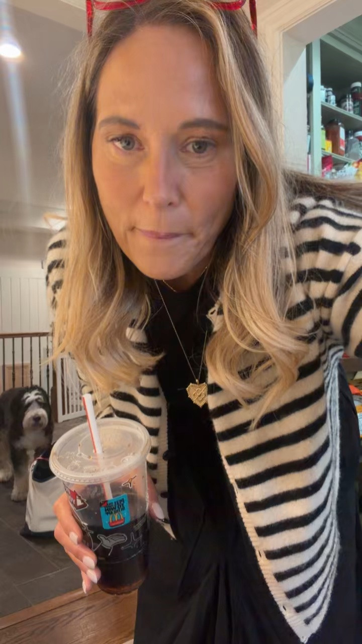 OOTD! Sometimes a little sweet treat is all you need to power through. Anyone else love snacking on a road trip? 
I’m loving this new skirt and it’s now on sale! Sweeet! 🍬