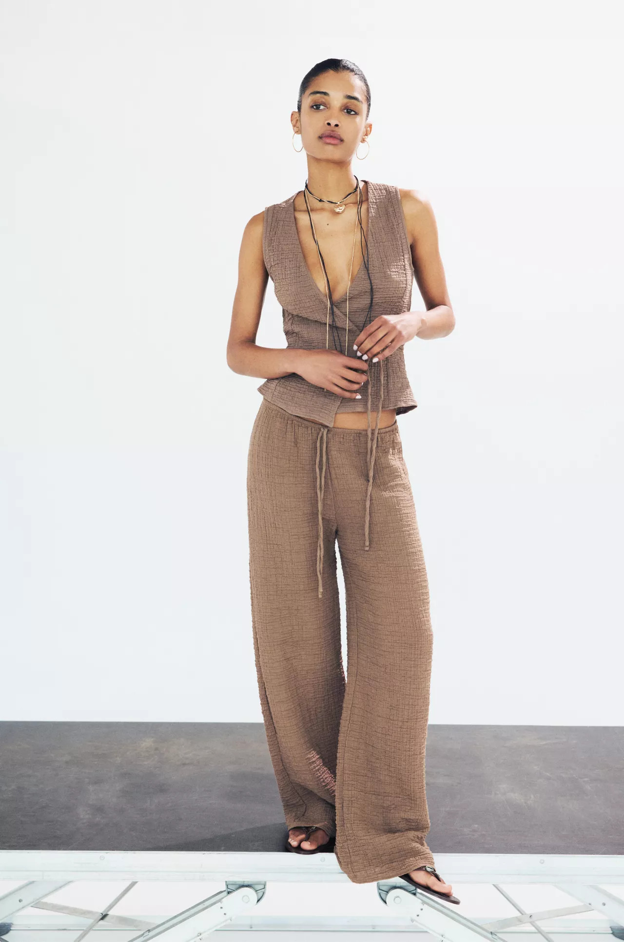 Creased-effect rustic trousers | PULL and BEAR UK