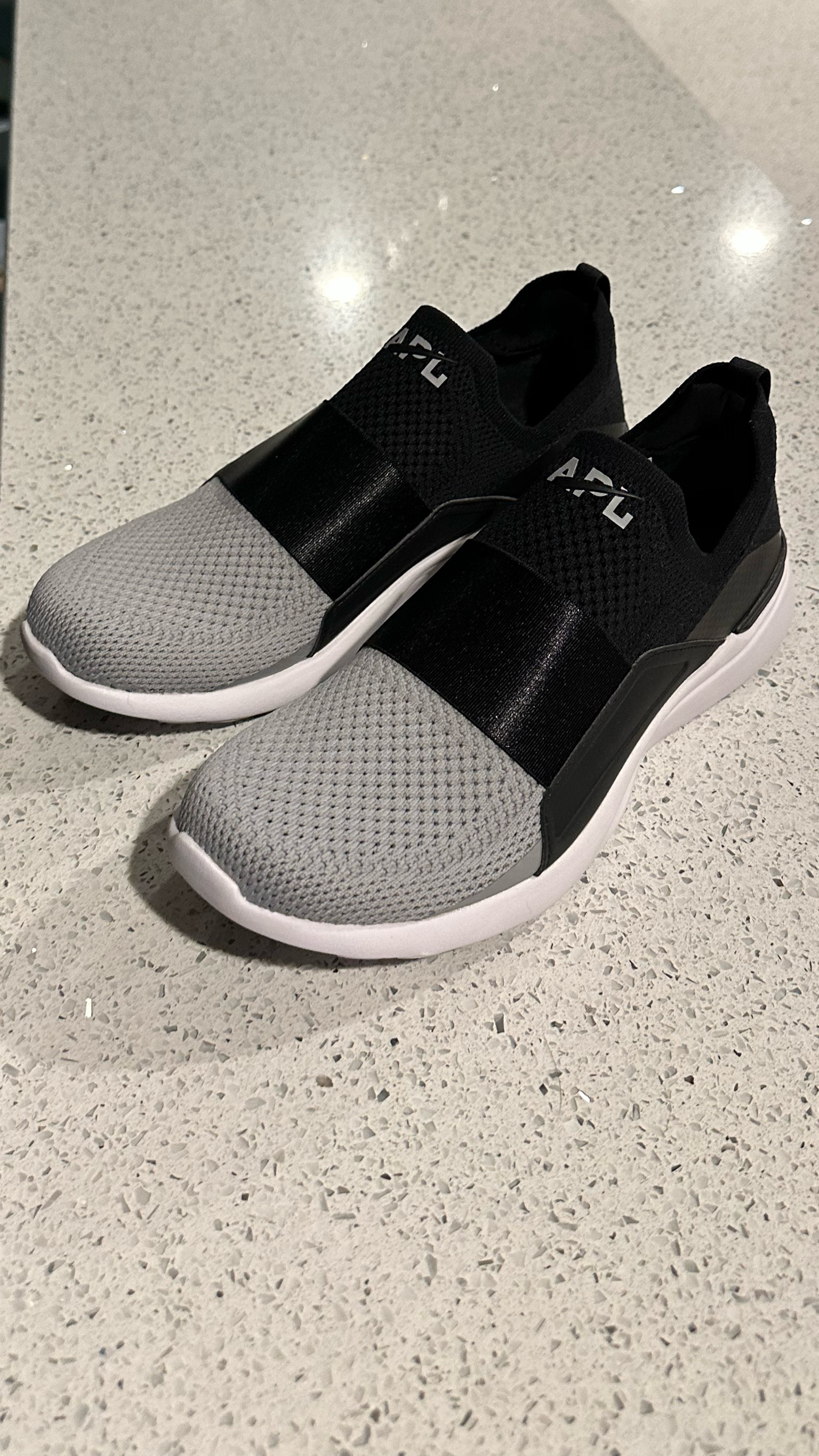 Let’s see what the hype is about!

#LTKstyletip #LTKshoecrush #LTKcurves