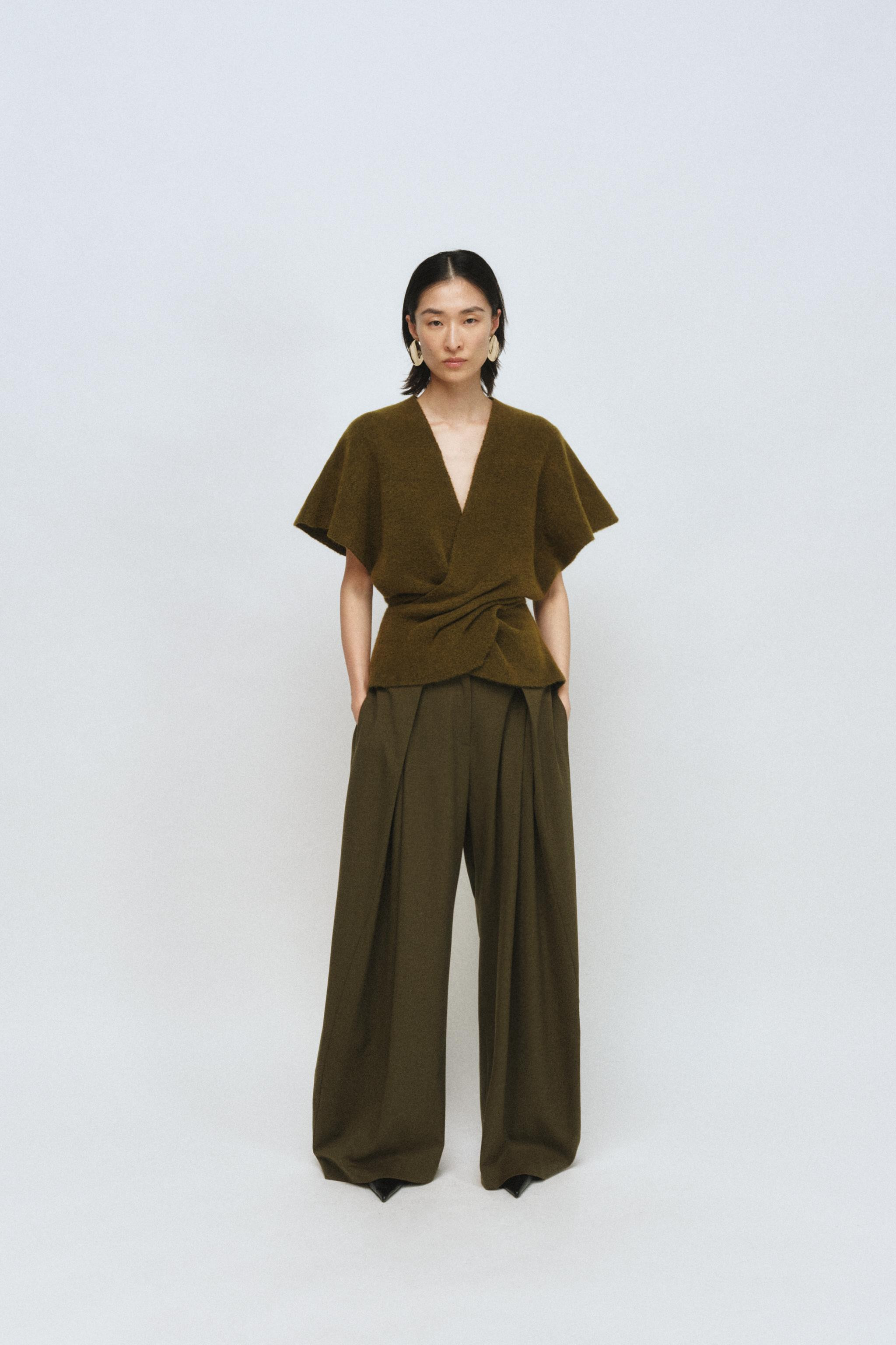 SHORT SLEEVE DRAPED KNIT JUMPER | Zara US