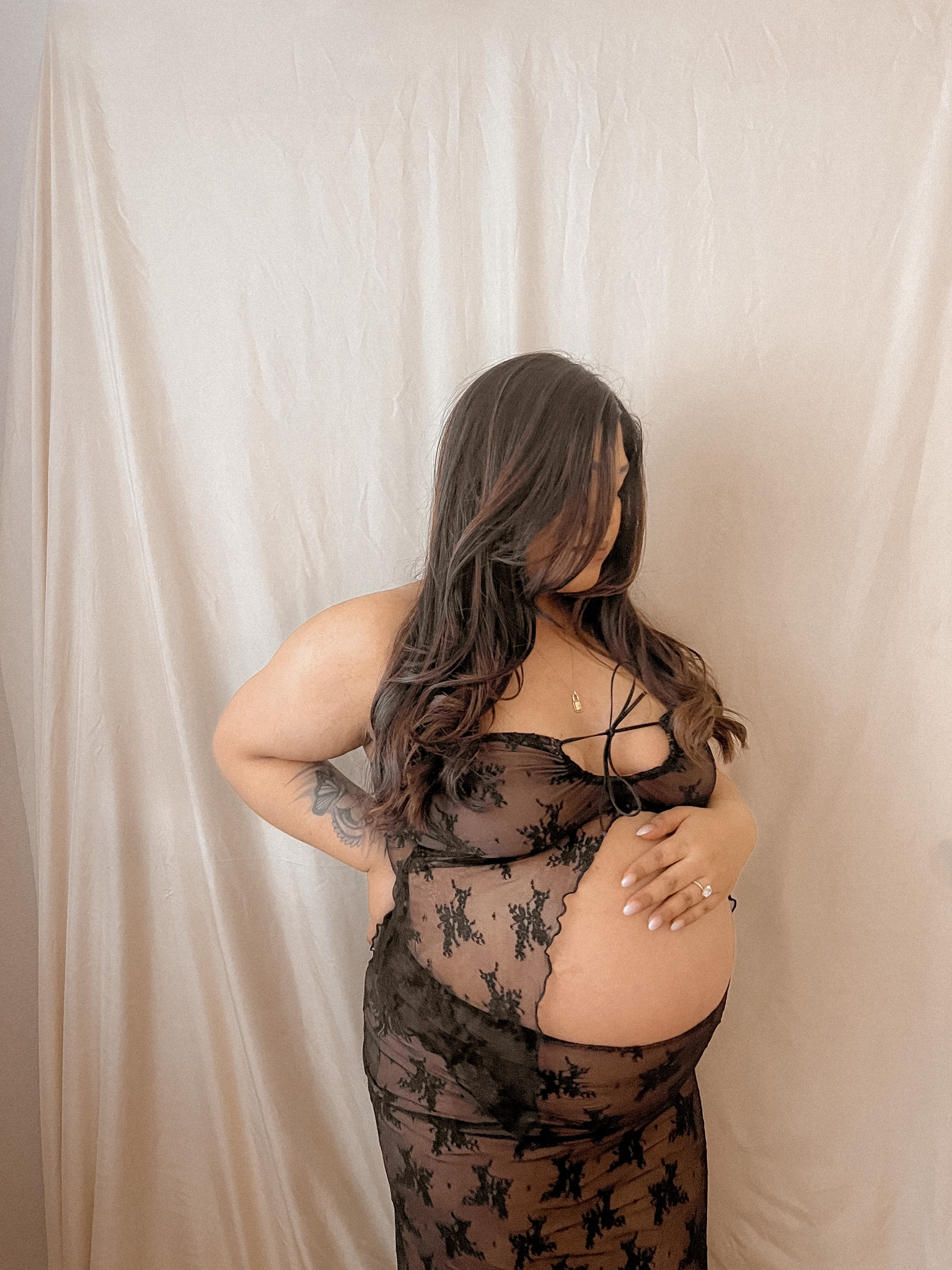 One of my favorite outfits for my maternity photoshoot. Obsessed with the two piece!

#LTKbump #LTKstyletip