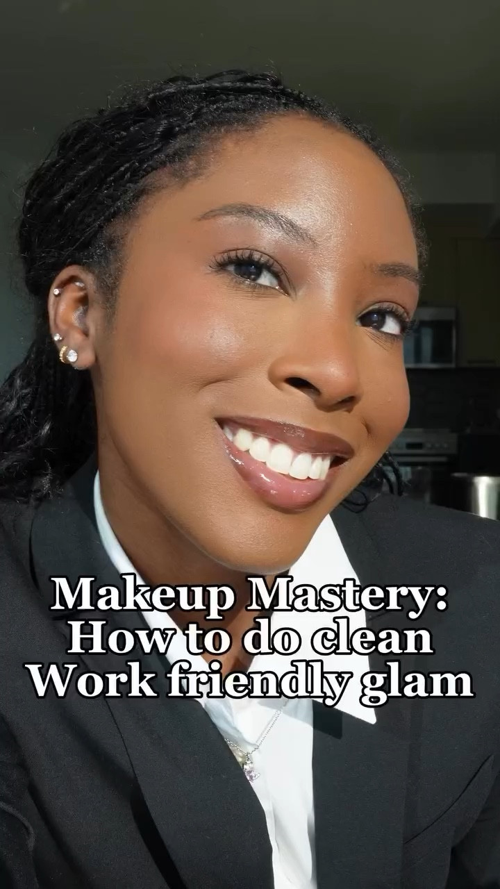 Everybody needs a clean work look in their makeup arsenal 😄💼
Products:
@onesize boba primer, rich peach setting powder, setting spray
@lauramercier translucent blur setting powder 
@smashboxcosmetics always on foundation in DW10
@narsissist soft matte complete foundation in Marquises 
@morphebrushes infinite setting mist
@danessamyricksbeauty cream contour and blushes 
@urbandecaycosmetics quickie concealer 
@maccosmeticsusa bushes in burnt pepper and raizin 
@sephora lip liner in molasses 
@armanibeauty lipgloss
@fentybeauty highlighter in phreak next door
@jonesroadbeauty mascara 
Tools: @exocosmetics brushes, @realtechniques, @elfcosmetics