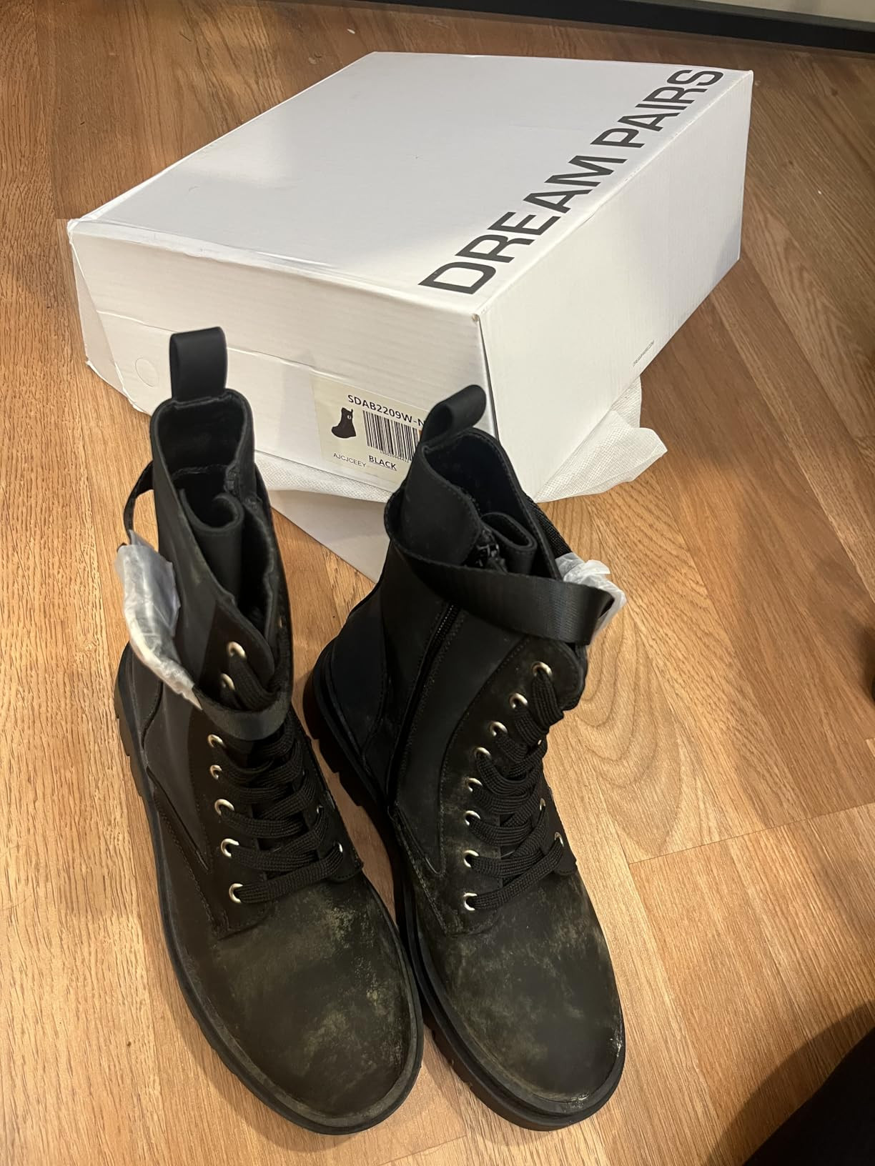 DREAM PAIRS Women's Combat Platform Boots Lace Up Lug Sole Buckle Ankle Booties Shoes | Amazon (US)