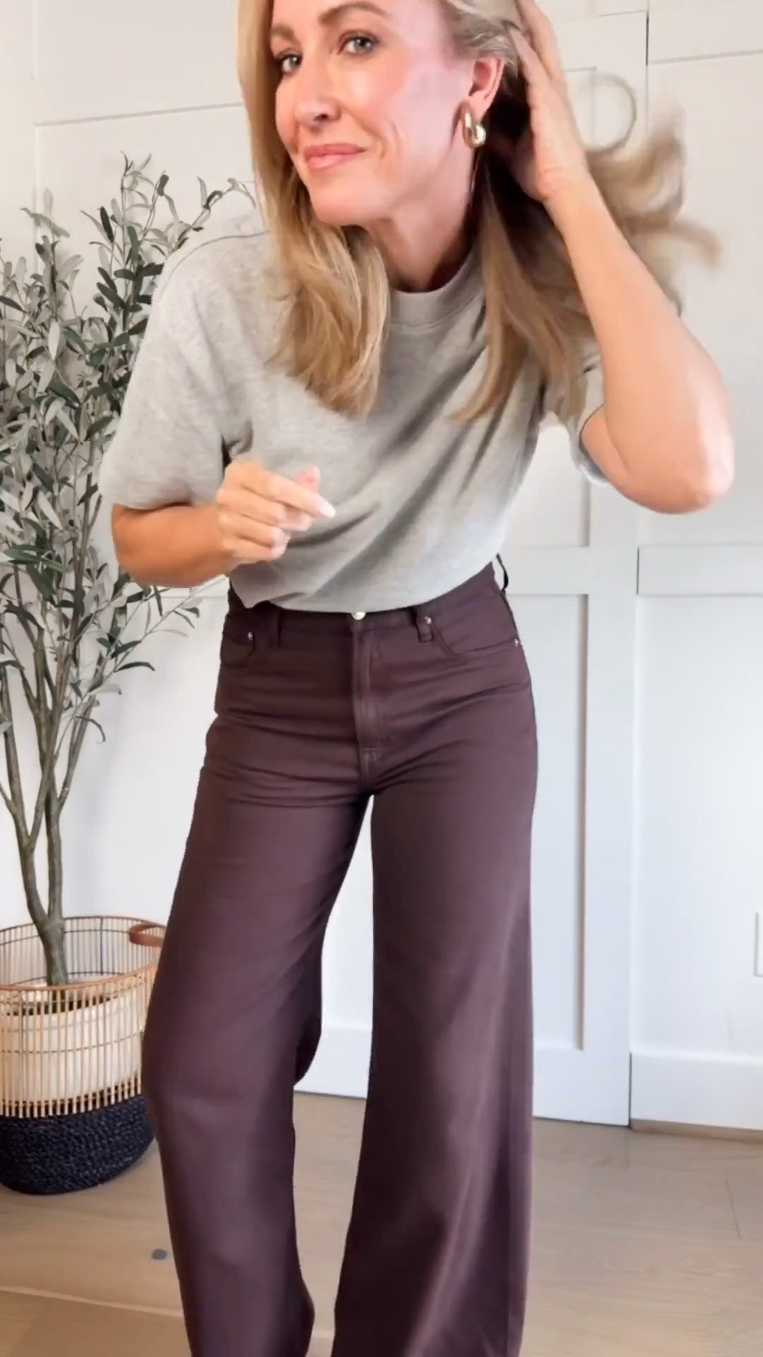 Easy everyday fall outfit swap: trade out your white tshirt for a gray one. These wide leg jeans are so soft and a thinner denim so they arent as hot or bulky

#LTKootd #LTKSeasonal #LTKOver40