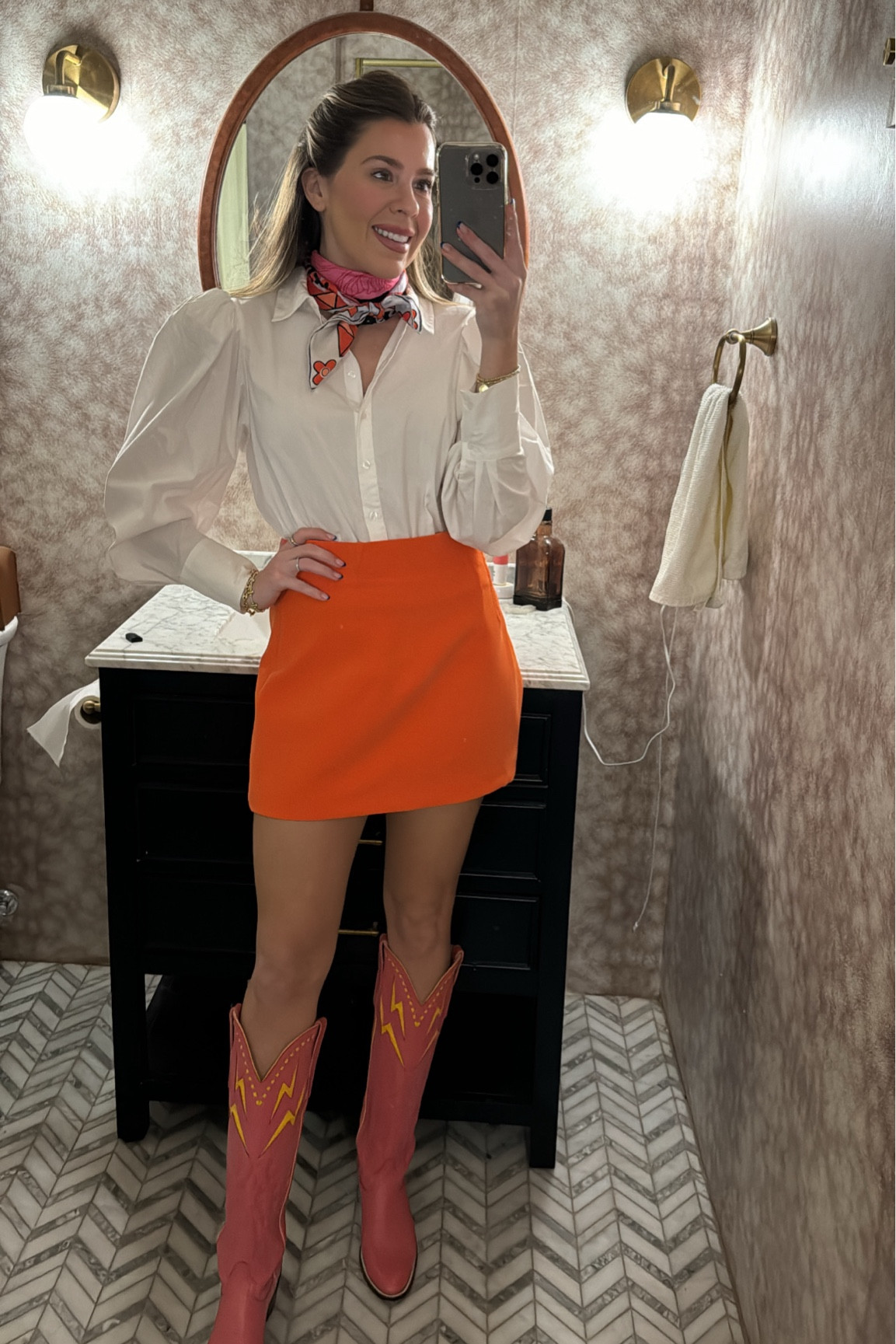 This white puff sleeve instantly elevates any fit - it’s a year round staple for me 🤎

#LTKfindsunder50 #LTKsalealert #LTKstyletip