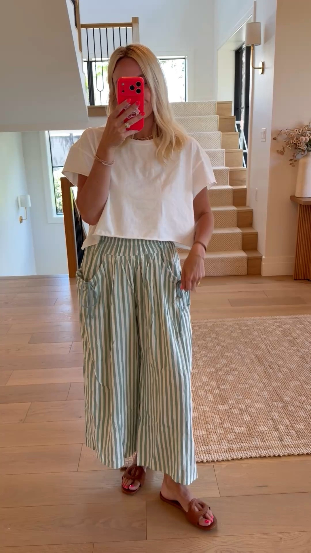 Same pants styled another way in a different color! Size small!