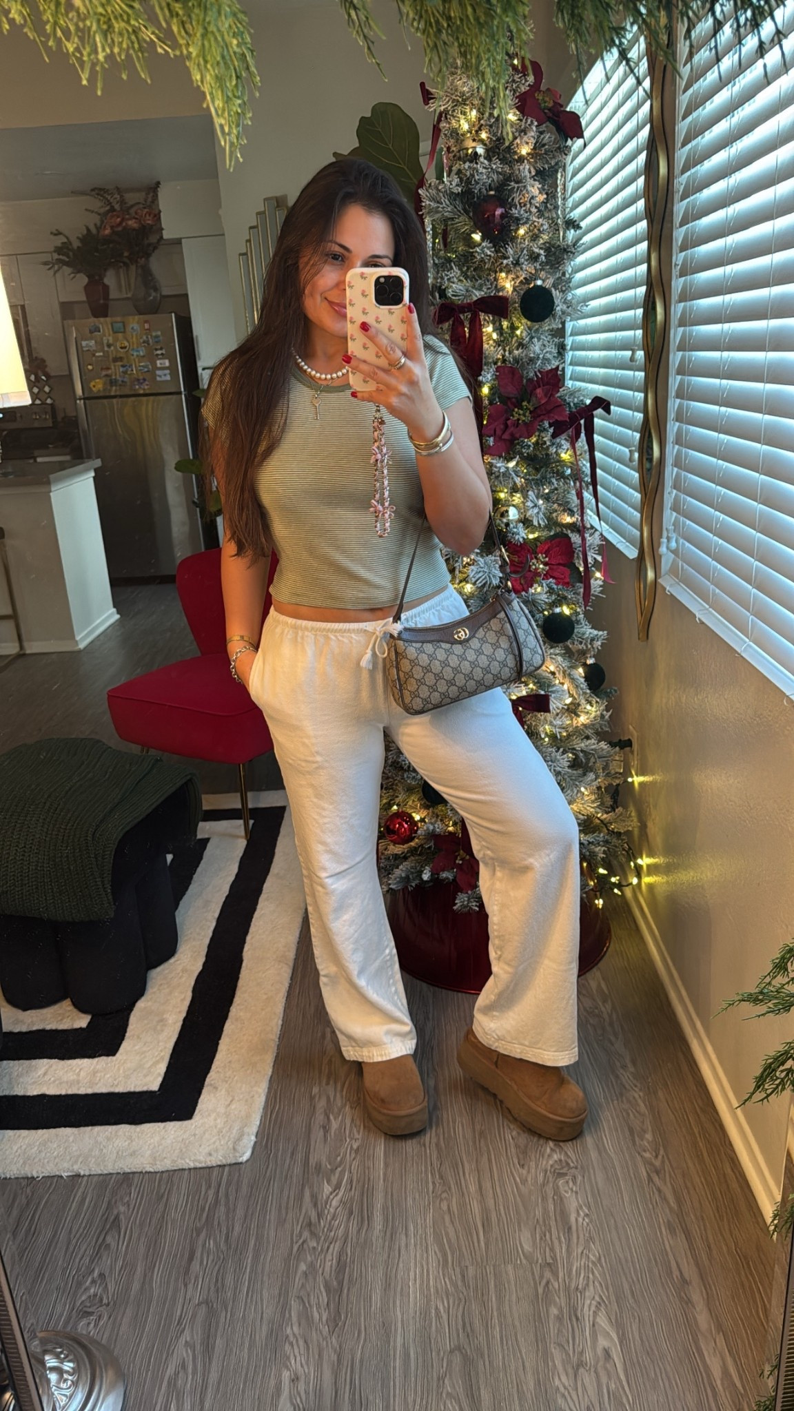 Casual comfy outfit🌲🐻
Ugg outfit
Platform Ugg boots
Casual ootd
Ivory linen pants 
Brand Melville baby tee

#LTKHoliday #LTKGiftGuide #LTKootd