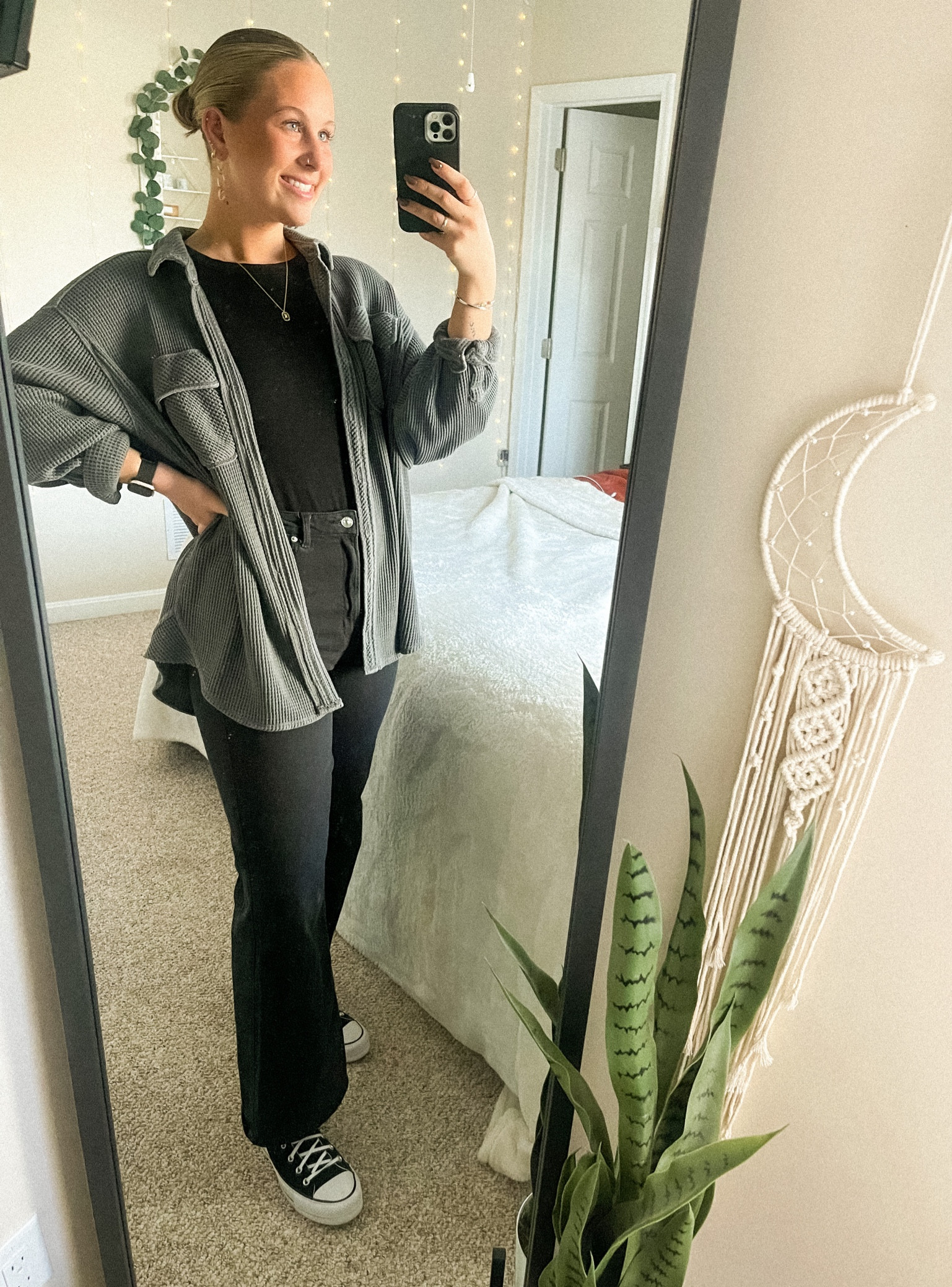 a casual look for Mondays is a must⚡️

size medium in both tops
size 8 in pants 
size 8.5 in shoes 


#LTKfit #LTKSeasonal #LTKbeauty